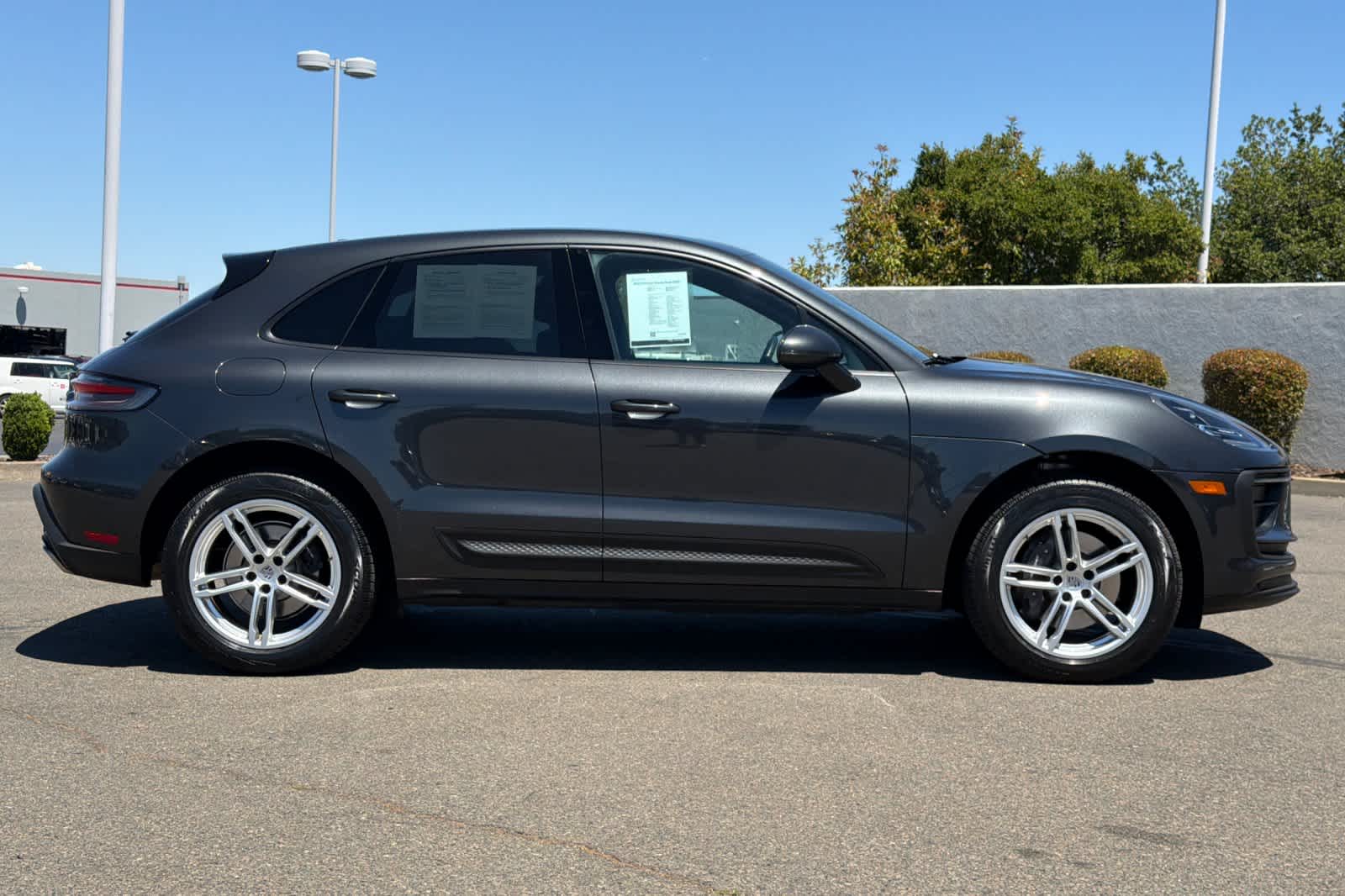 Thumbnail: 2022 Porsche Macan - 5