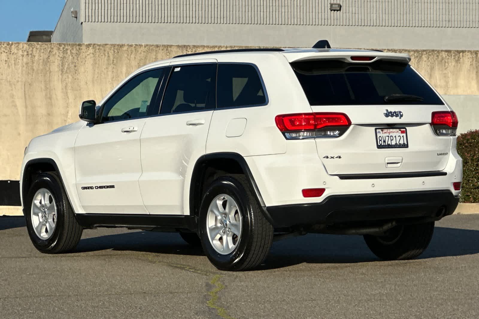 Thumbnail: 2017 Jeep Grand Cherokee - 7