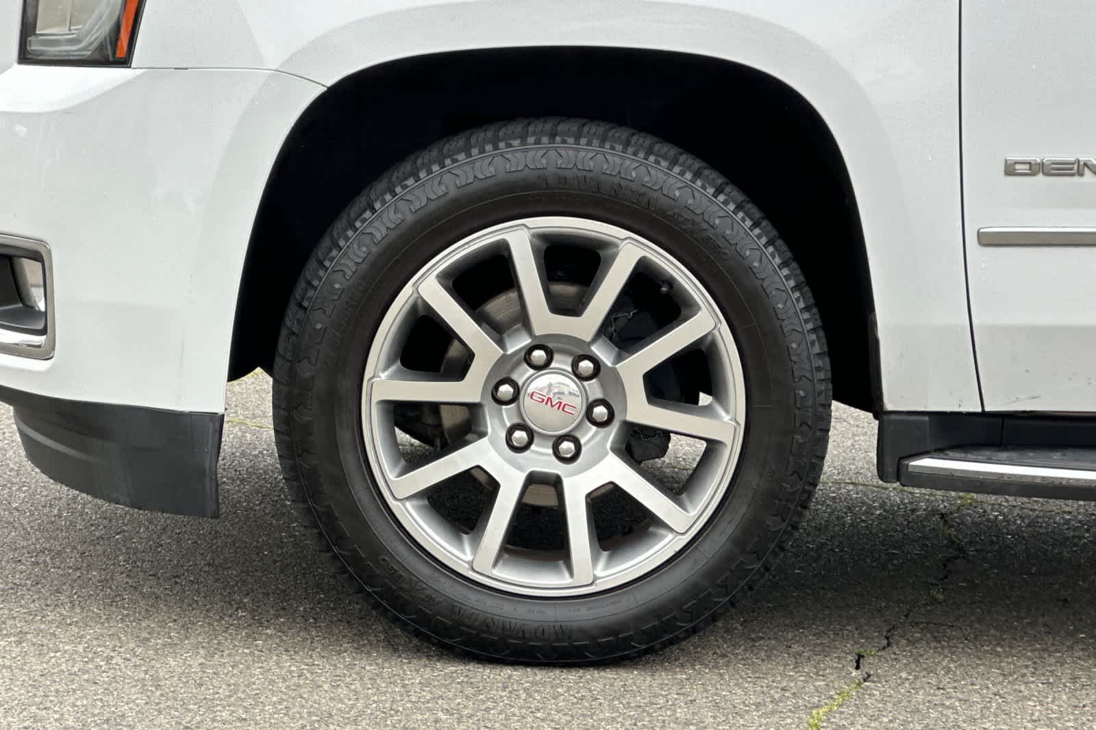 Thumbnail: 2020 GMC Yukon XL - 33