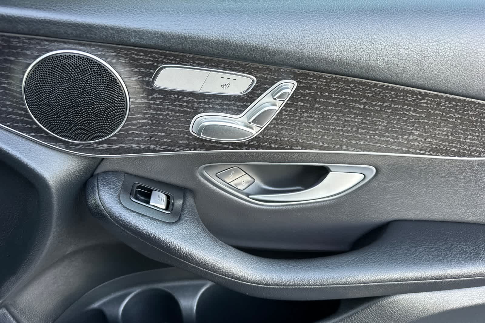 Thumbnail: 2022 Mercedes-Benz GLC - 19