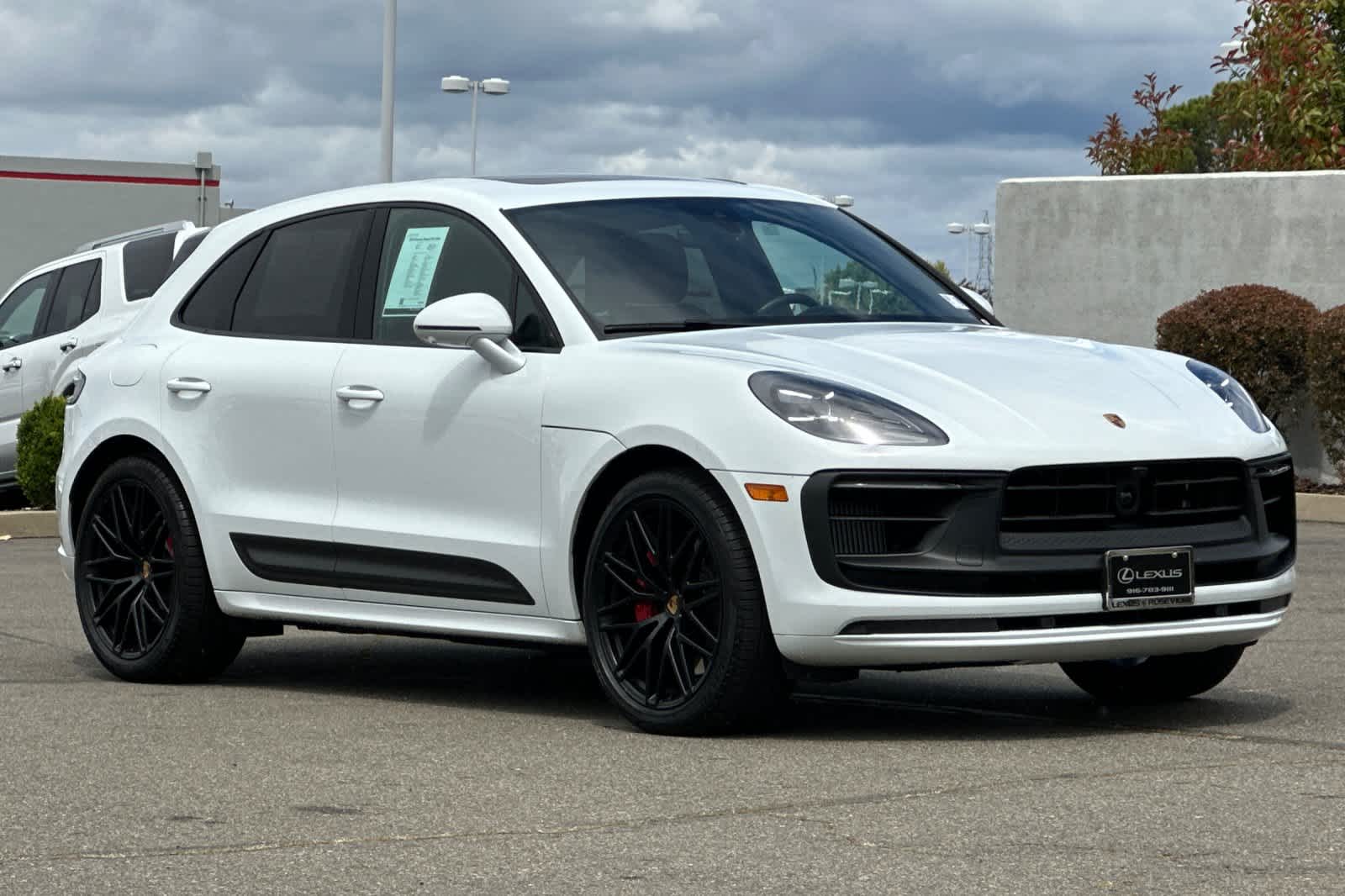 Thumbnail: 2023 Porsche Macan - 5