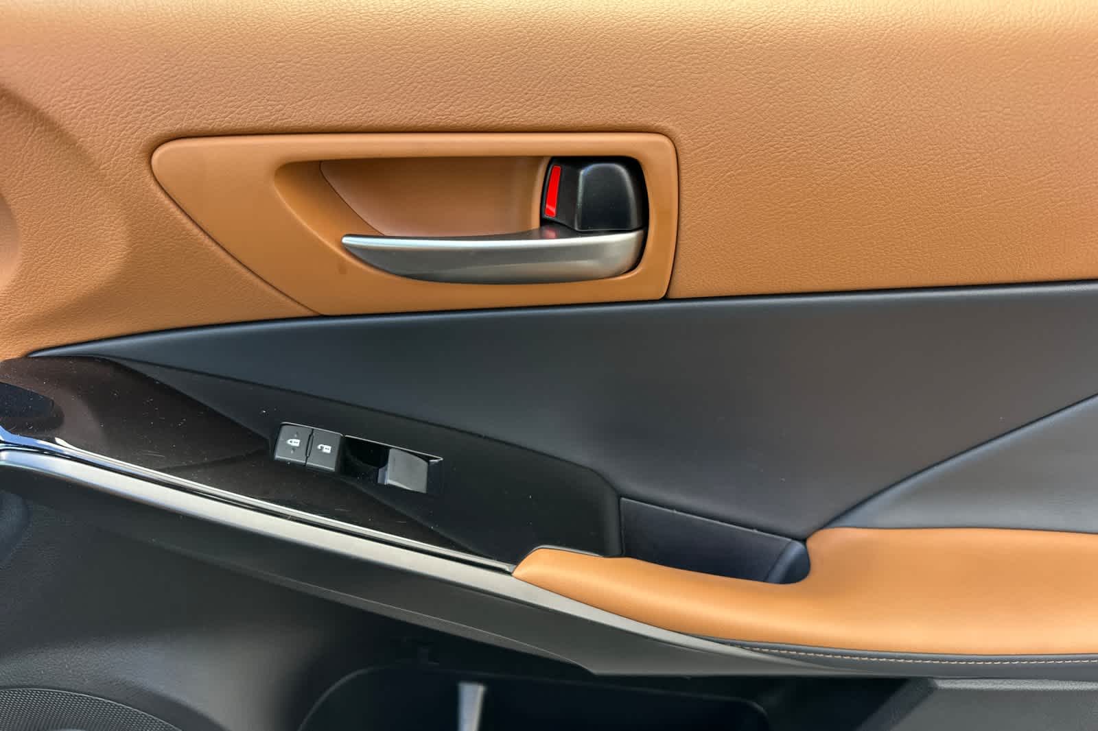 Thumbnail: 2024 Lexus IS - 18