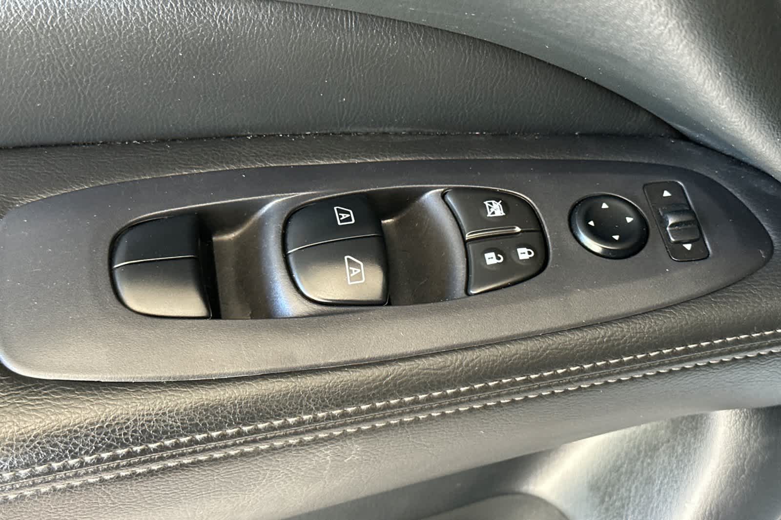 Thumbnail: 2020 Nissan Pathfinder - 13