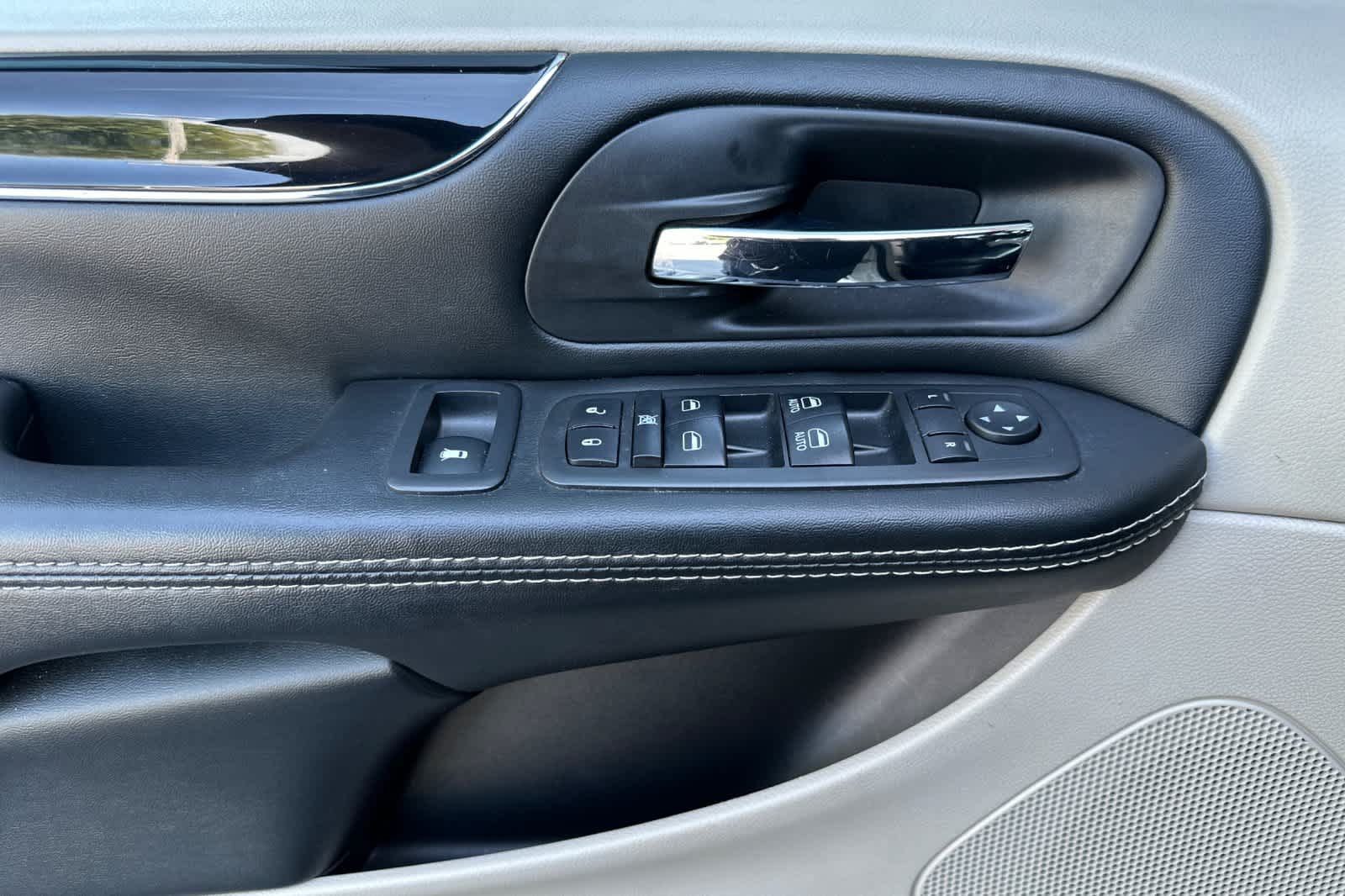 Thumbnail: 2019 Dodge Grand Caravan - 11