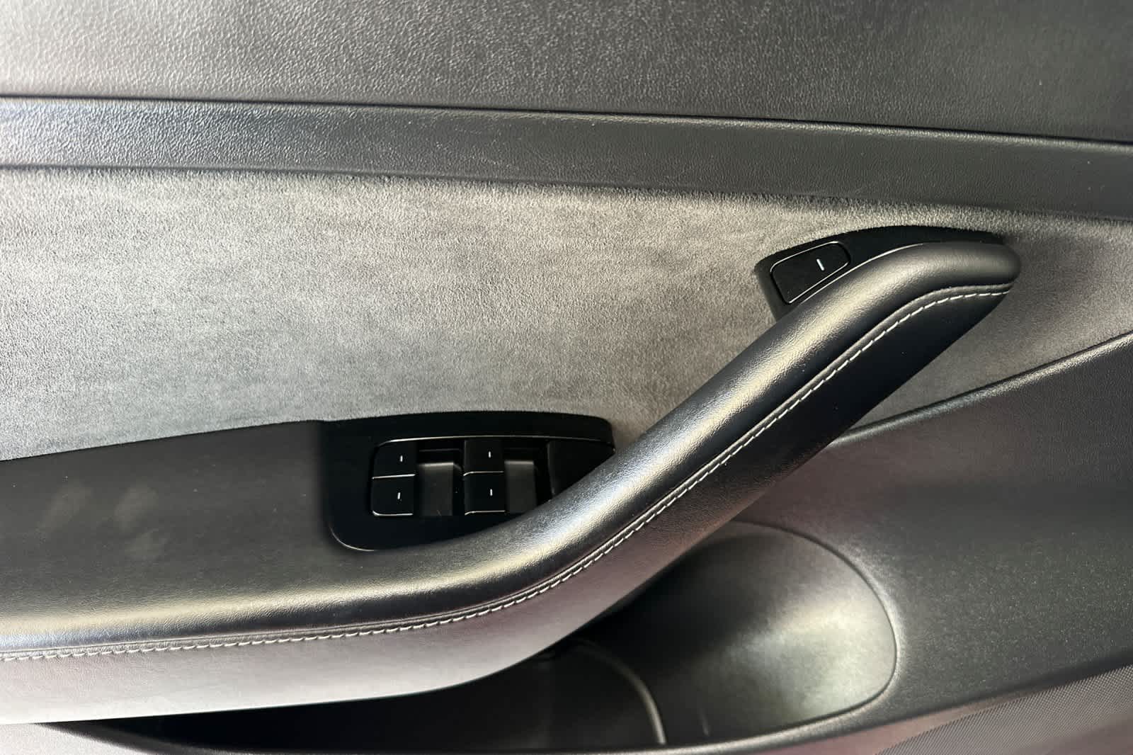 Thumbnail: 2020 Tesla Model 3 - 12
