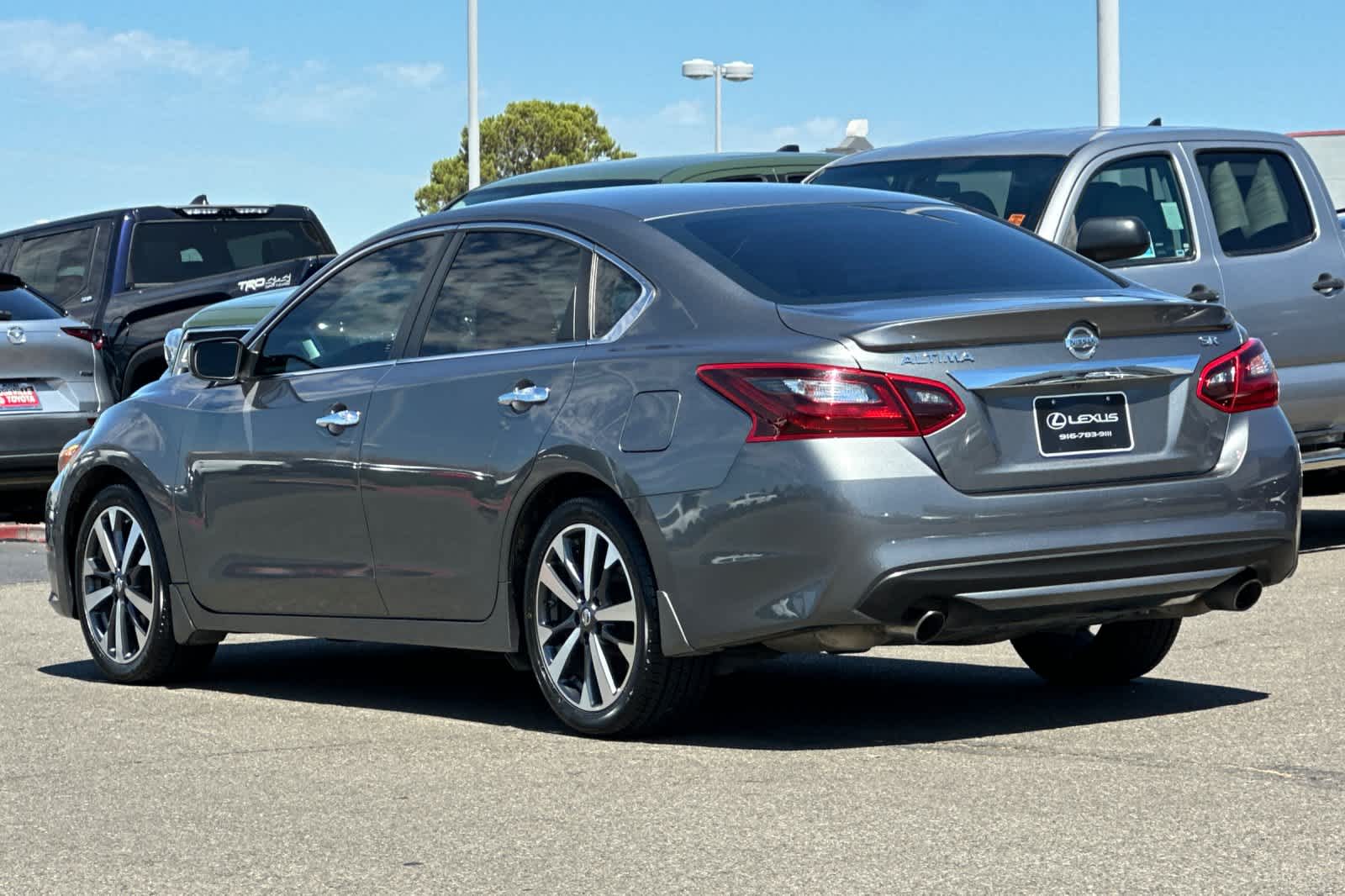 Thumbnail: 2017 Nissan Altima - 7