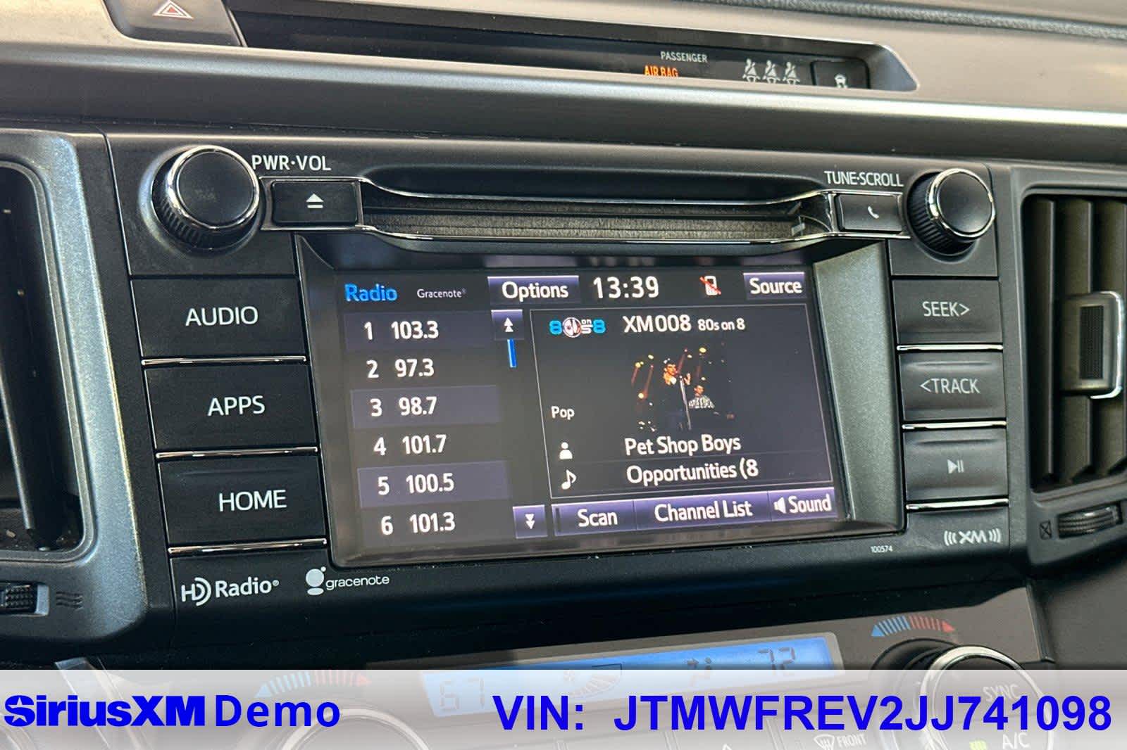 Thumbnail: 2018 Toyota RAV4 - 32