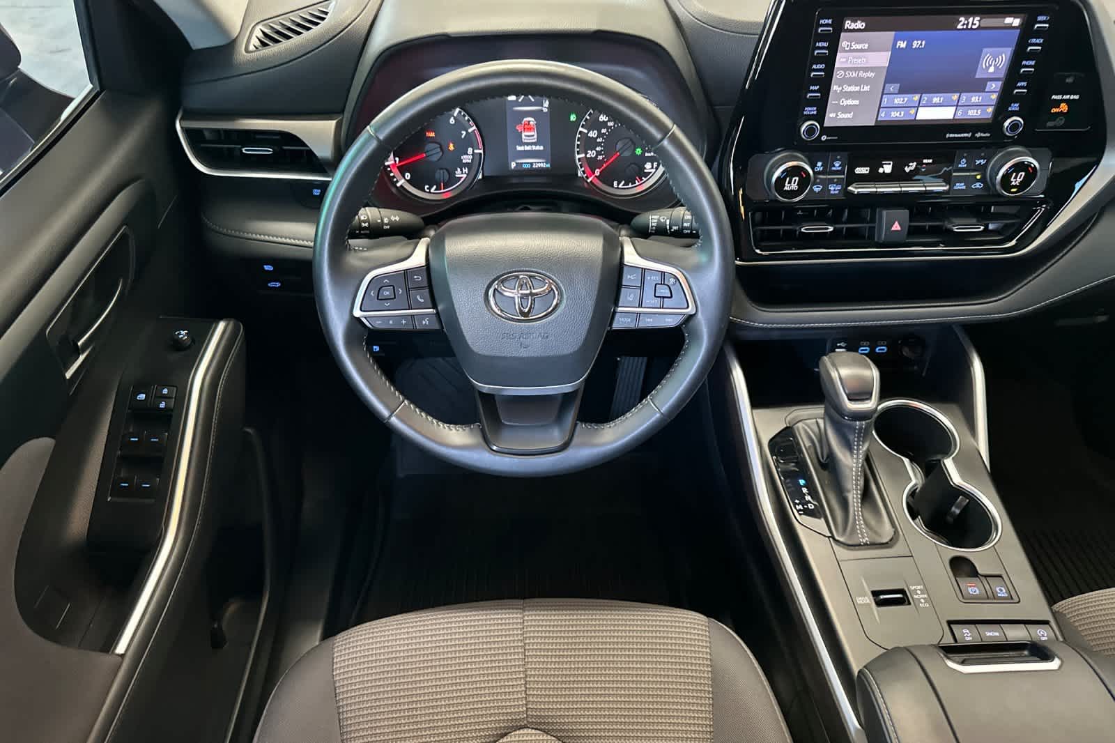 2022 Toyota Highlander LE 14