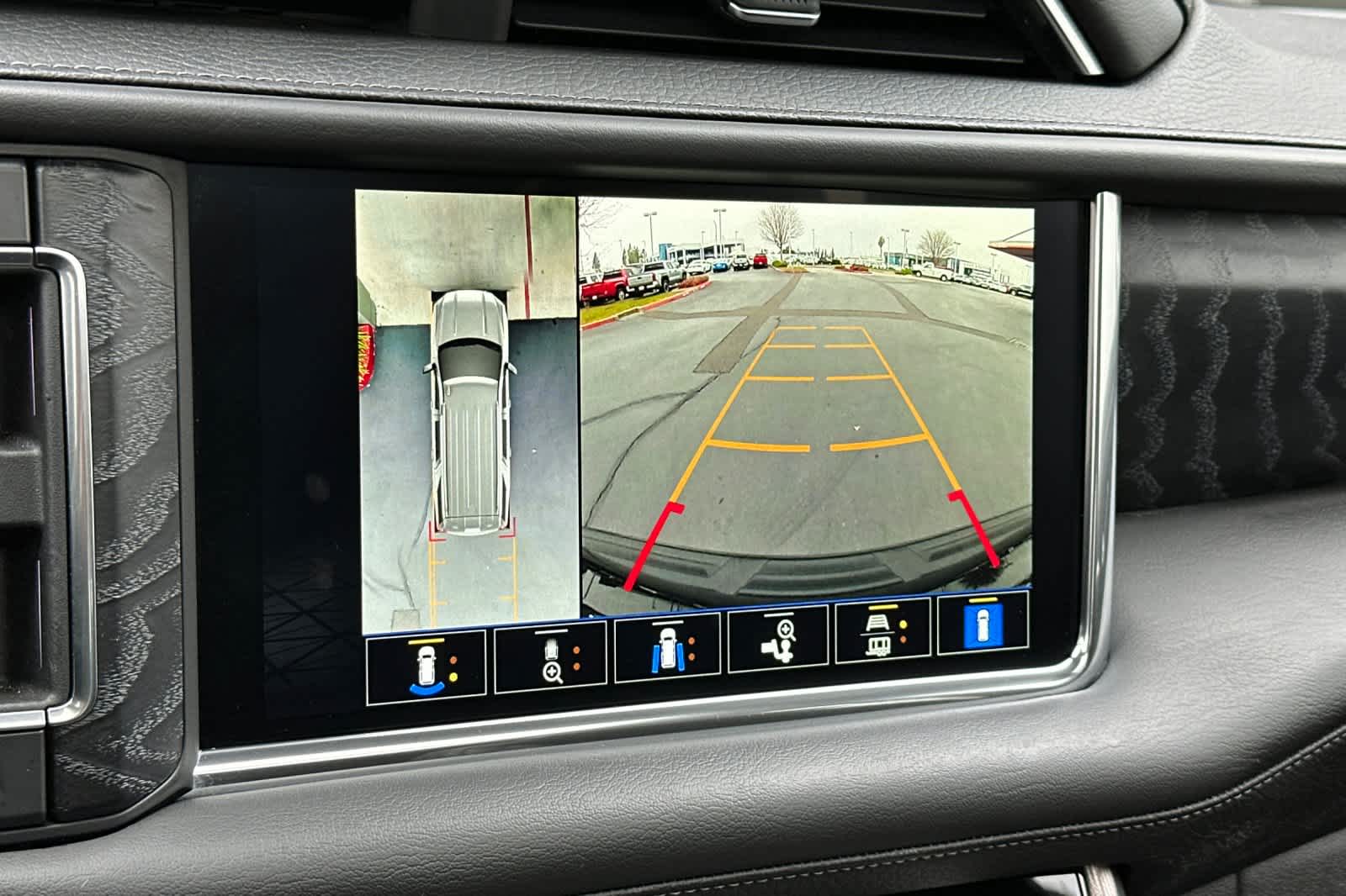 Thumbnail: 2022 GMC Yukon - 23