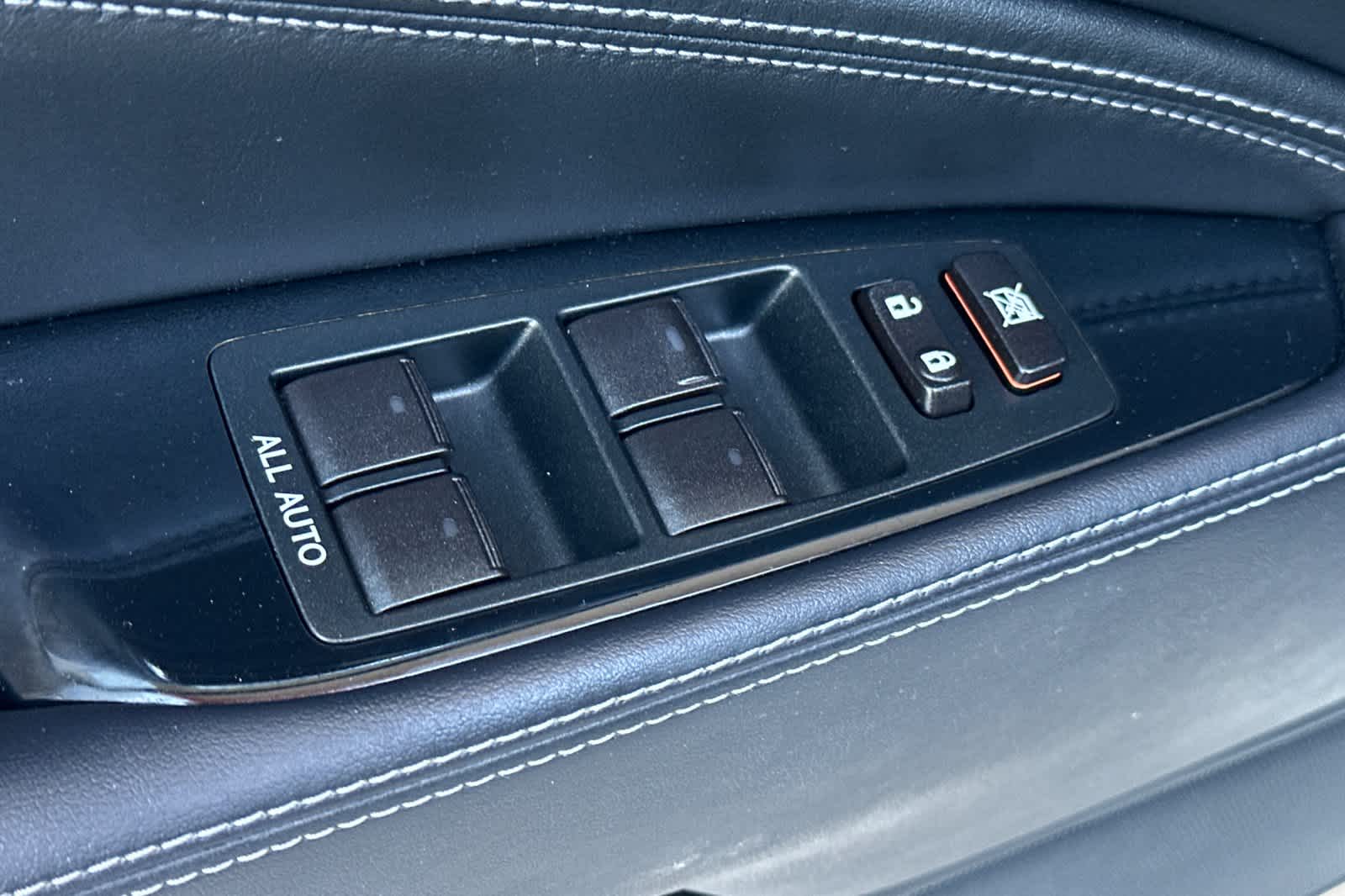 Thumbnail: 2016 Lexus LS - 13