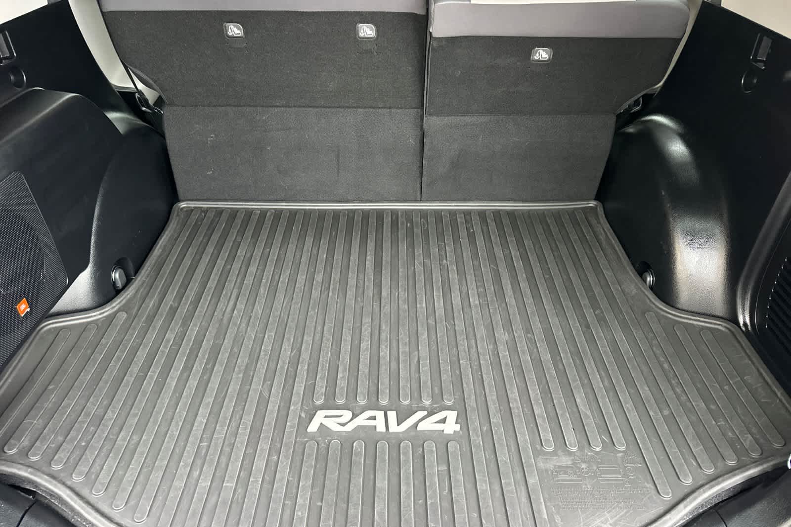 Thumbnail: 2015 Toyota RAV4 - 15