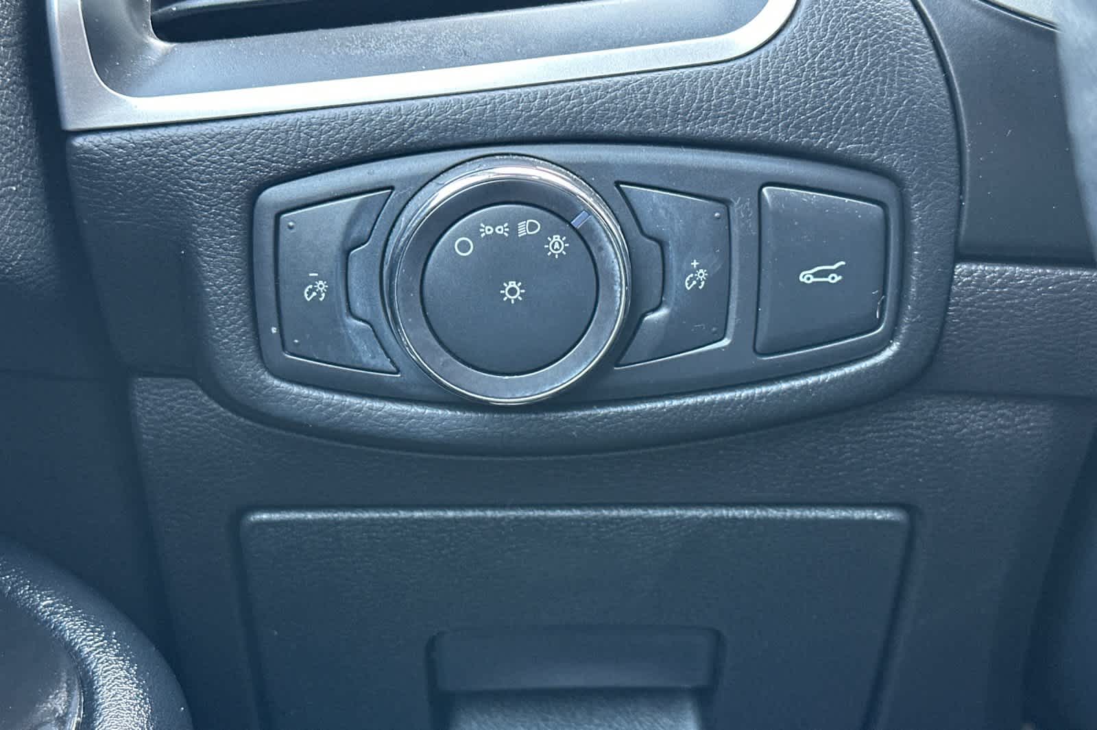 Thumbnail: 2015 Ford Edge - 31