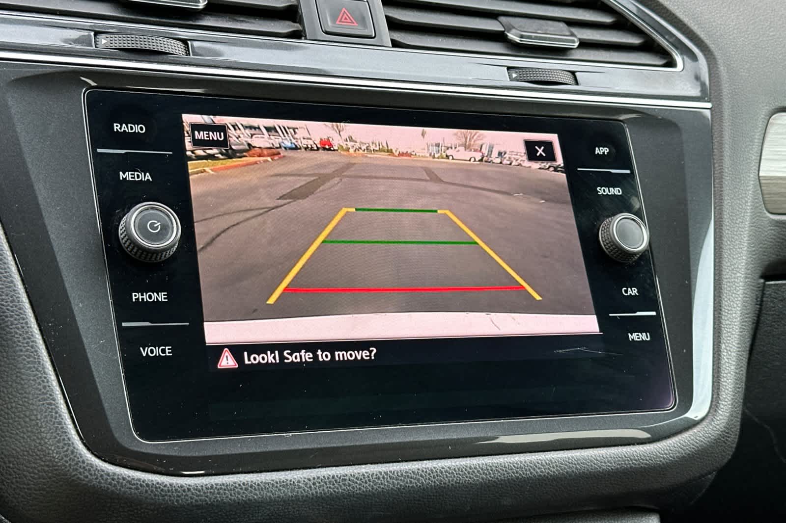 Thumbnail: 2018 Volkswagen Tiguan - 22