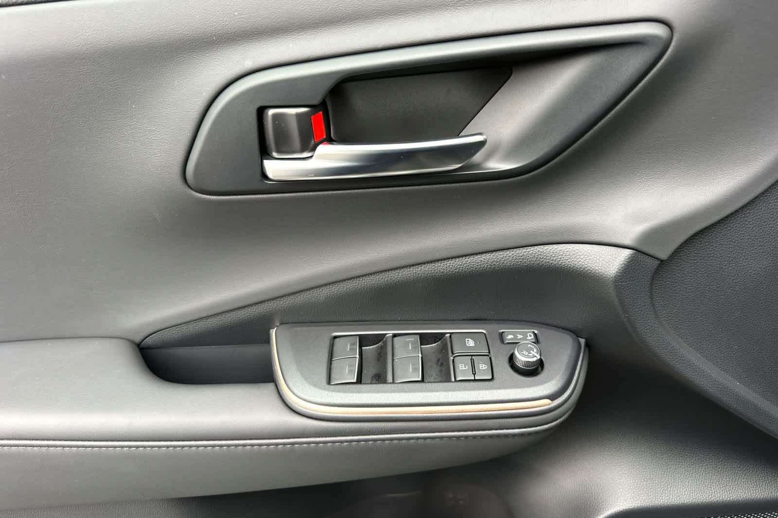 Thumbnail: 2023 Toyota Crown - 12