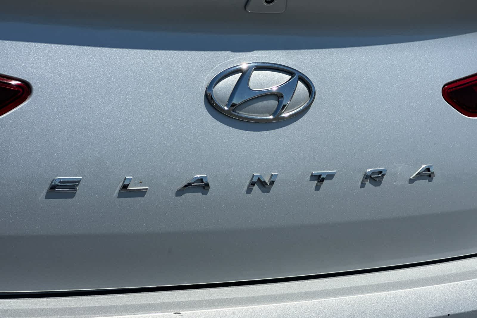 Thumbnail: 2020 Hyundai Elantra - 29