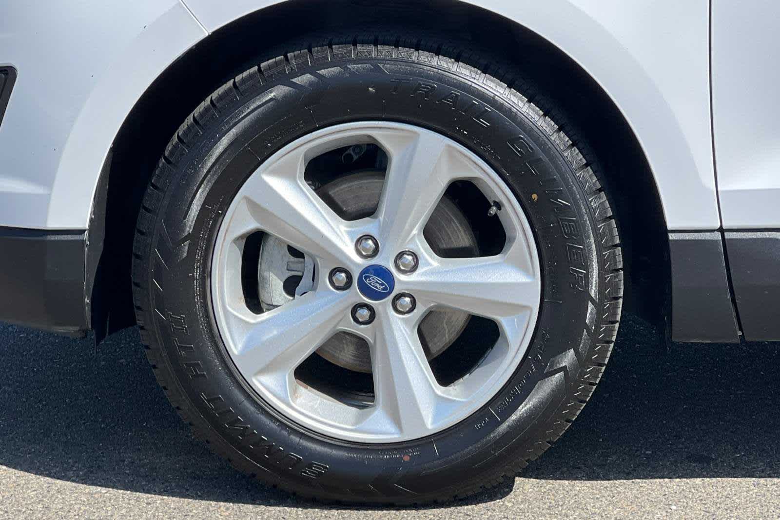 2018 Ford Edge SE 28