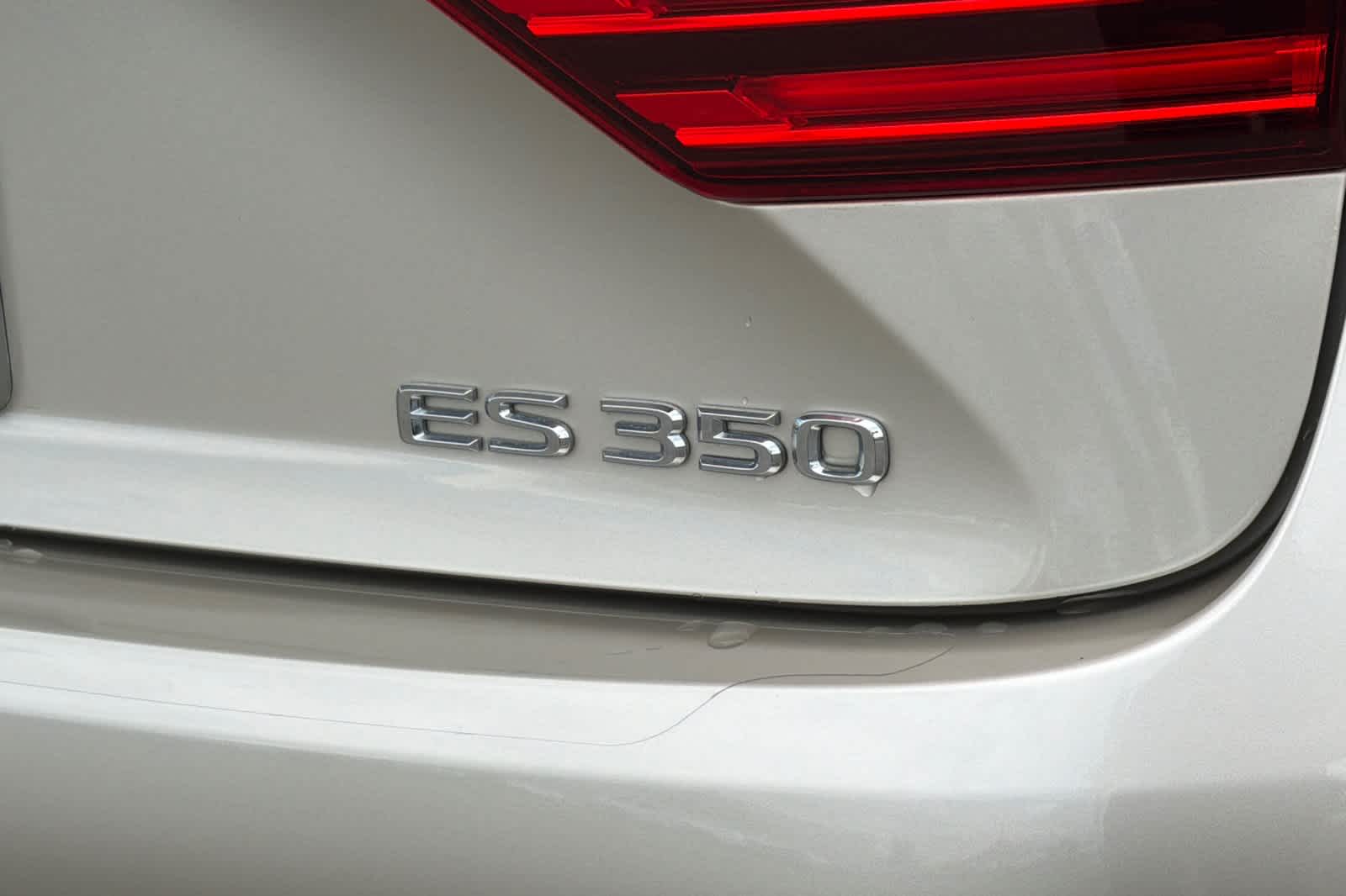 Thumbnail: 2017 Lexus ES - 31