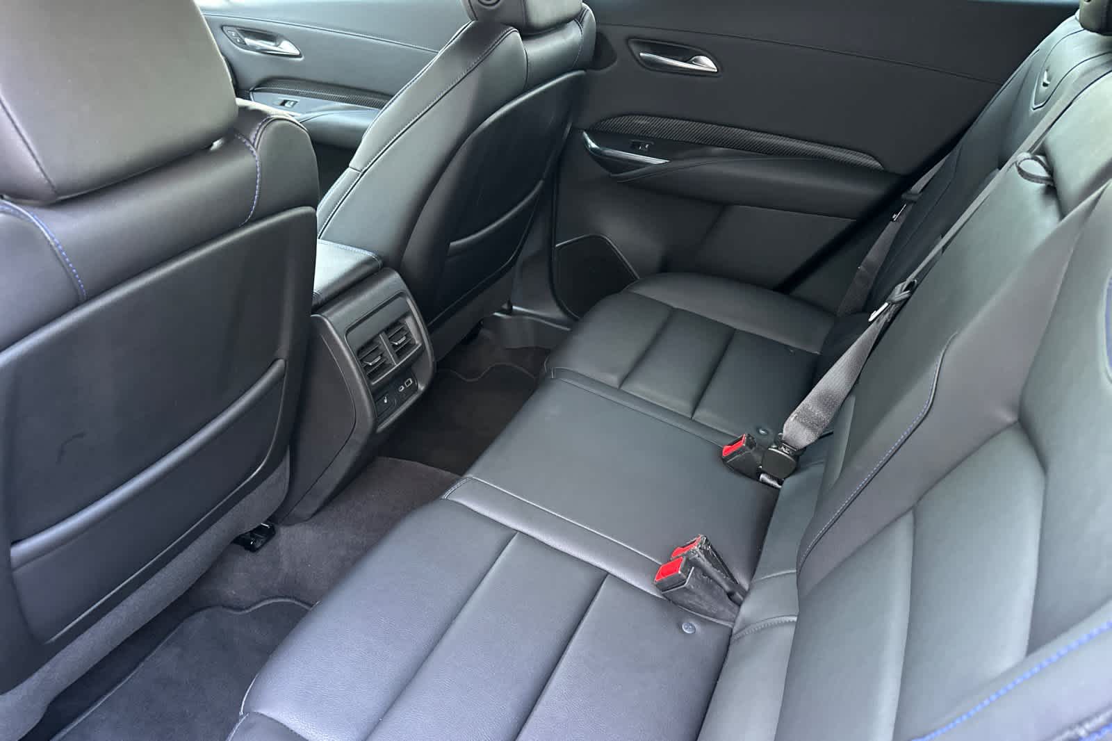 Thumbnail: 2024 Cadillac XT4 - 4