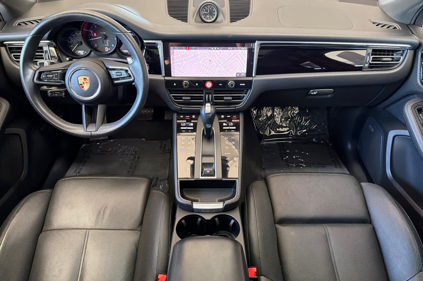 Thumbnail: 2022 Porsche Macan - 2