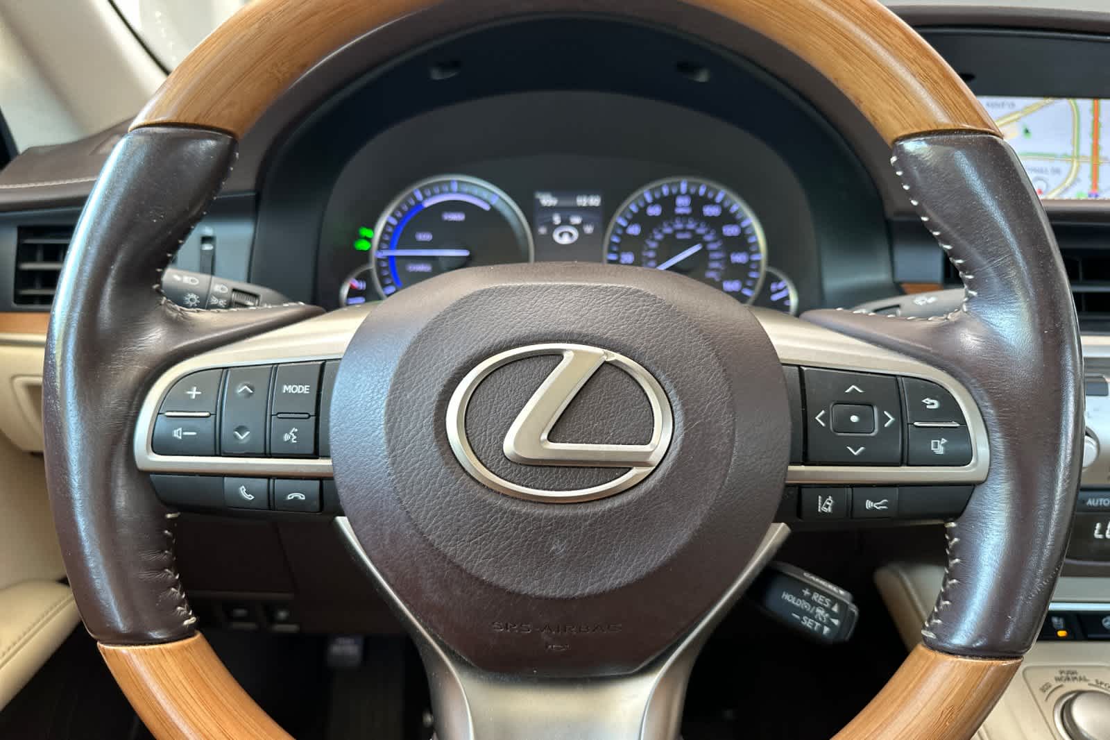 Thumbnail: 2017 Lexus ES - 25
