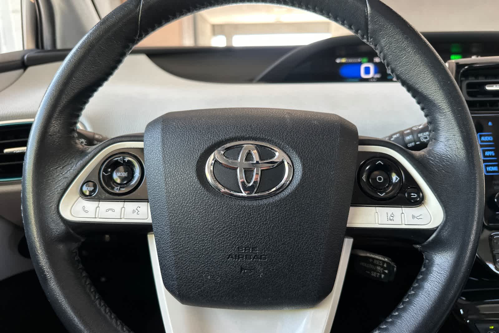 2016 Toyota Prius Three 25