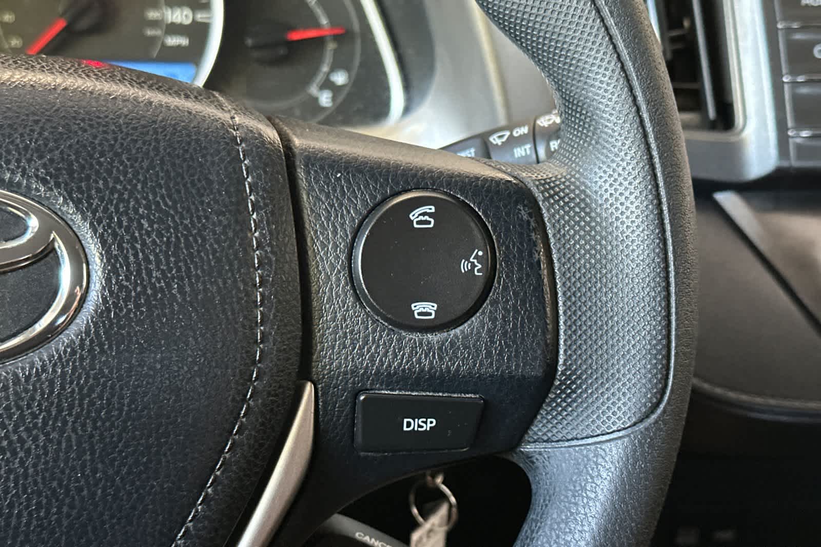 Thumbnail: 2015 Toyota RAV4 - 25