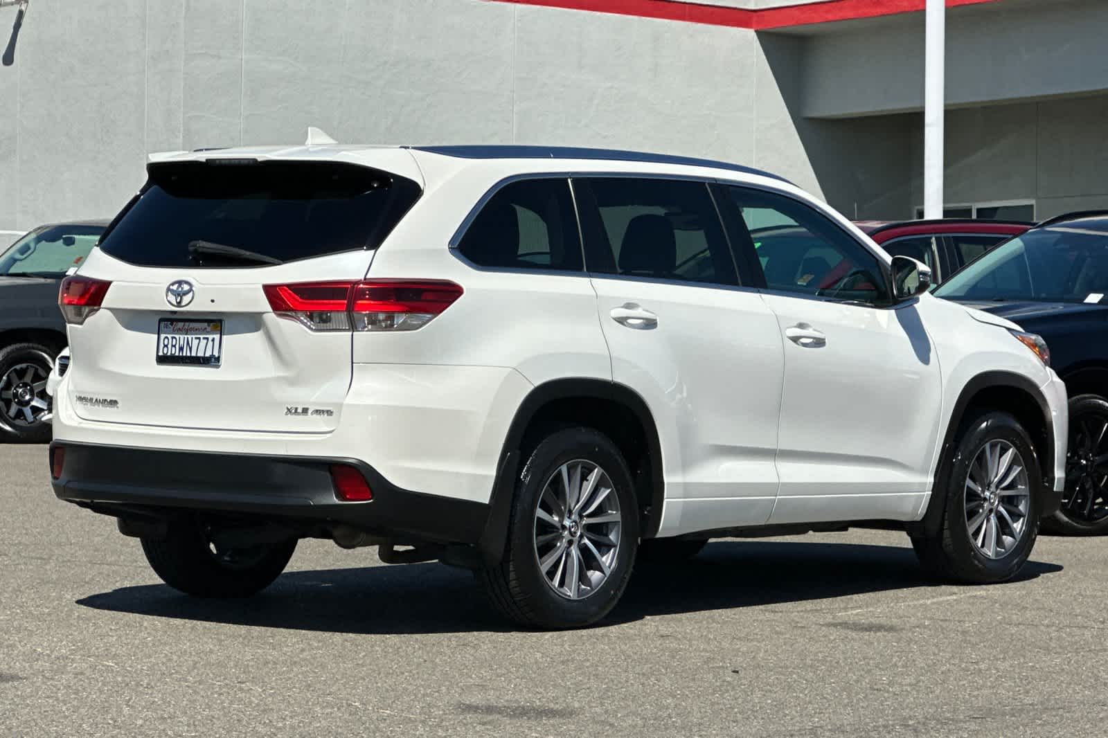 Thumbnail: 2018 Toyota Highlander - 2