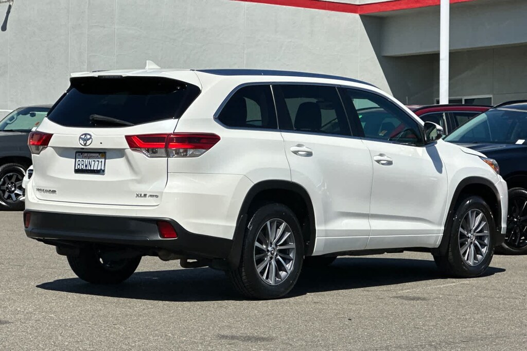Used 2018 Toyota Highlander XLE SUV