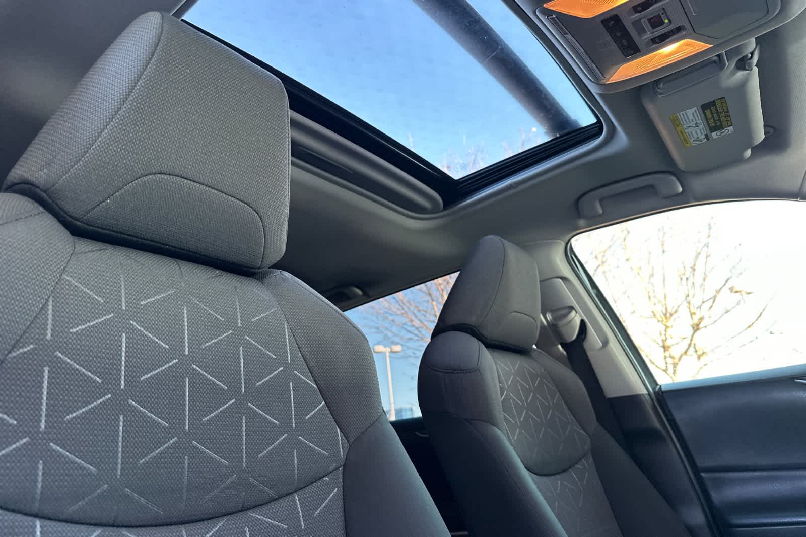 Thumbnail: 2020 Toyota RAV4 - 18