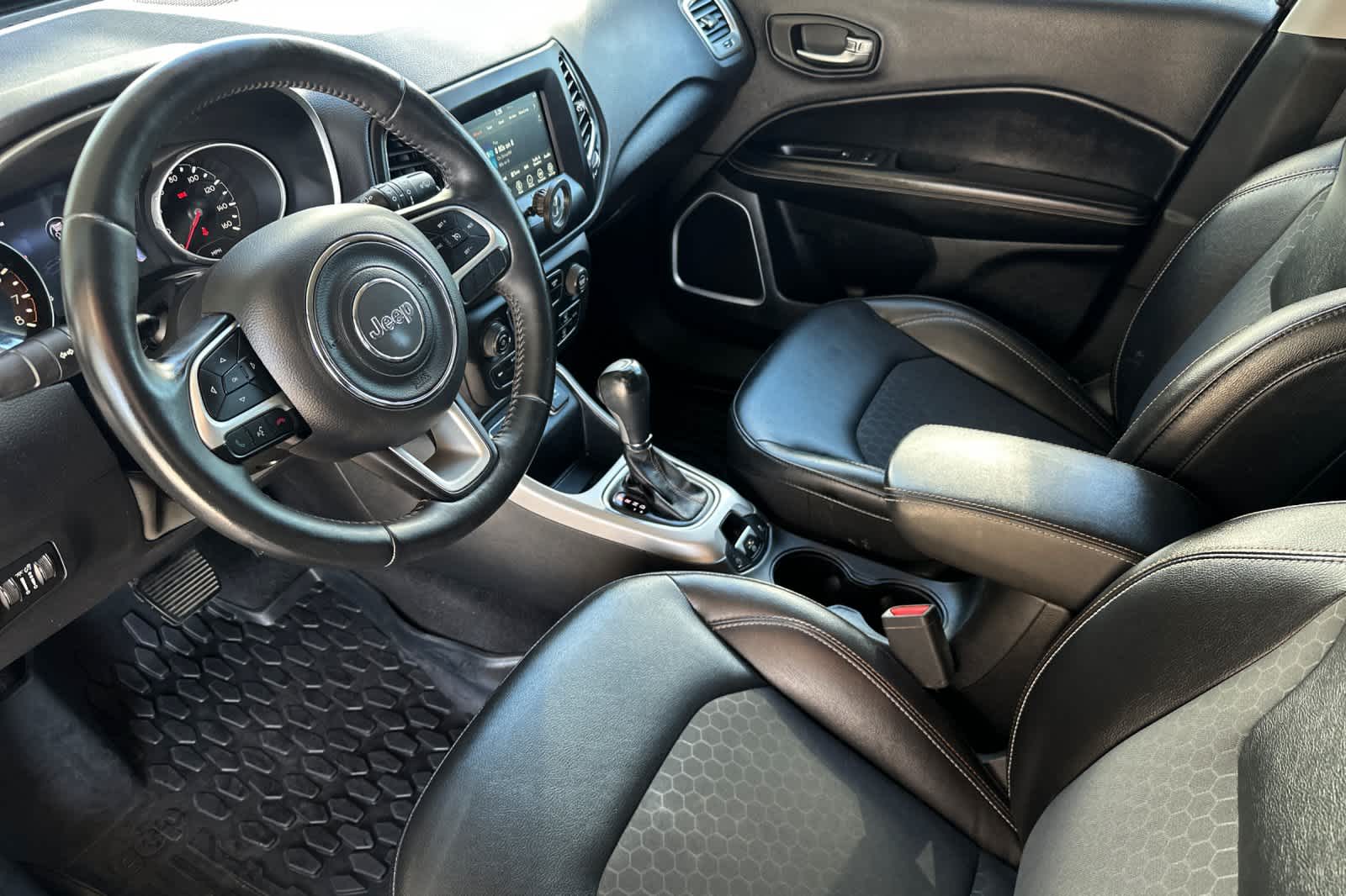 Thumbnail: 2018 Jeep Compass - 10