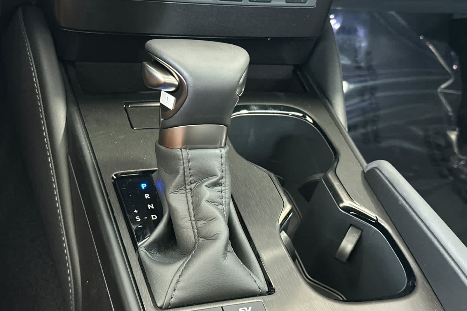 Thumbnail: 2025 Lexus ES - 23