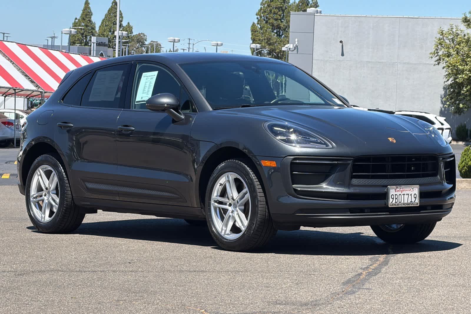 Thumbnail: 2022 Porsche Macan - 4