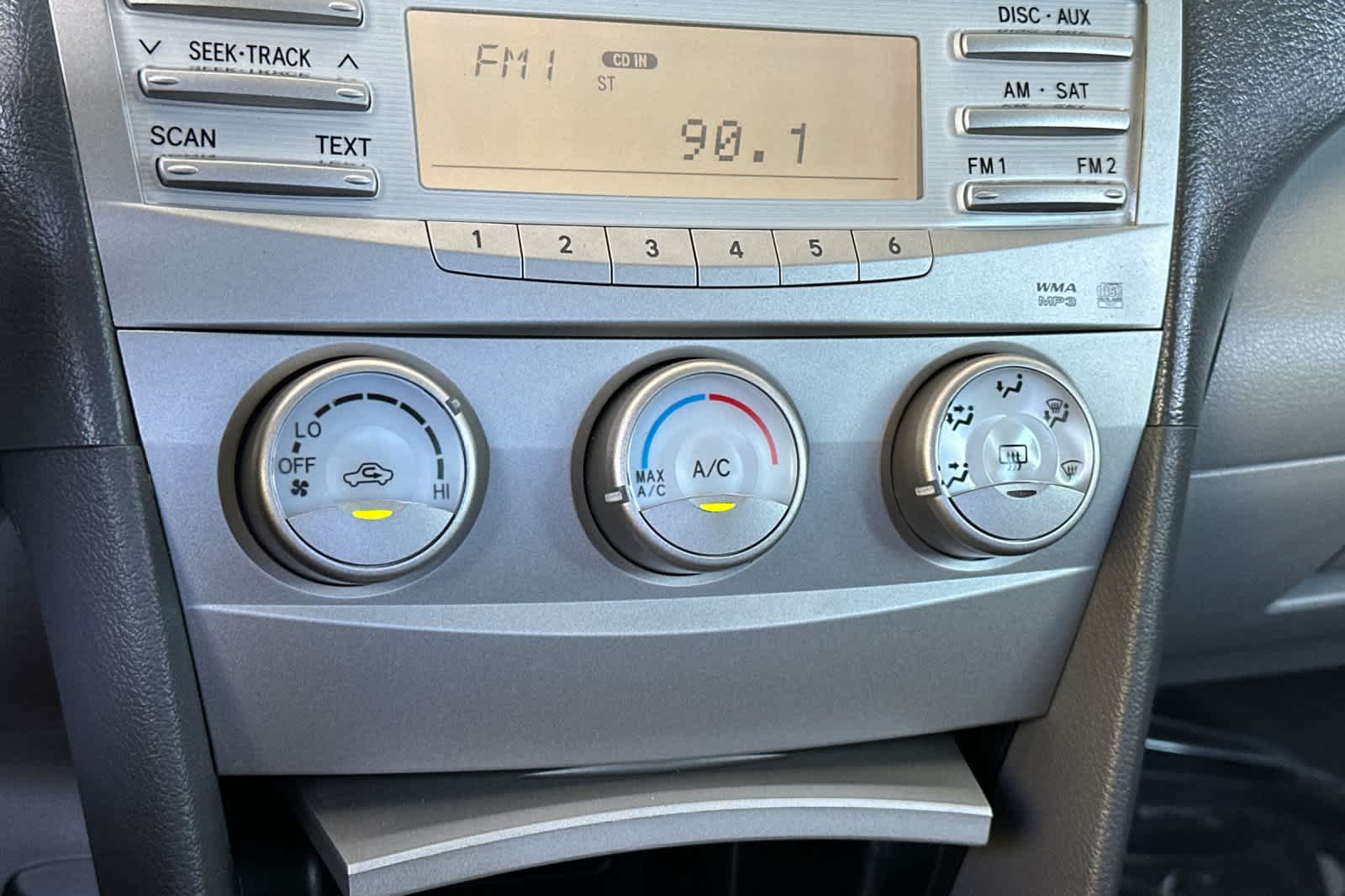 Thumbnail: 2010 Toyota Camry - 19