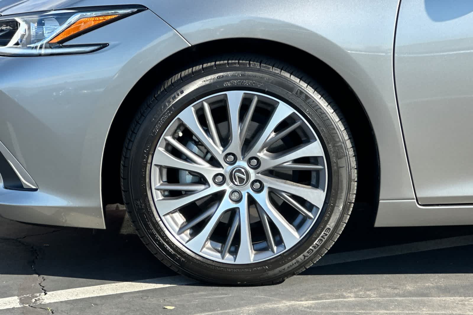 Thumbnail: 2021 Lexus ES - 30