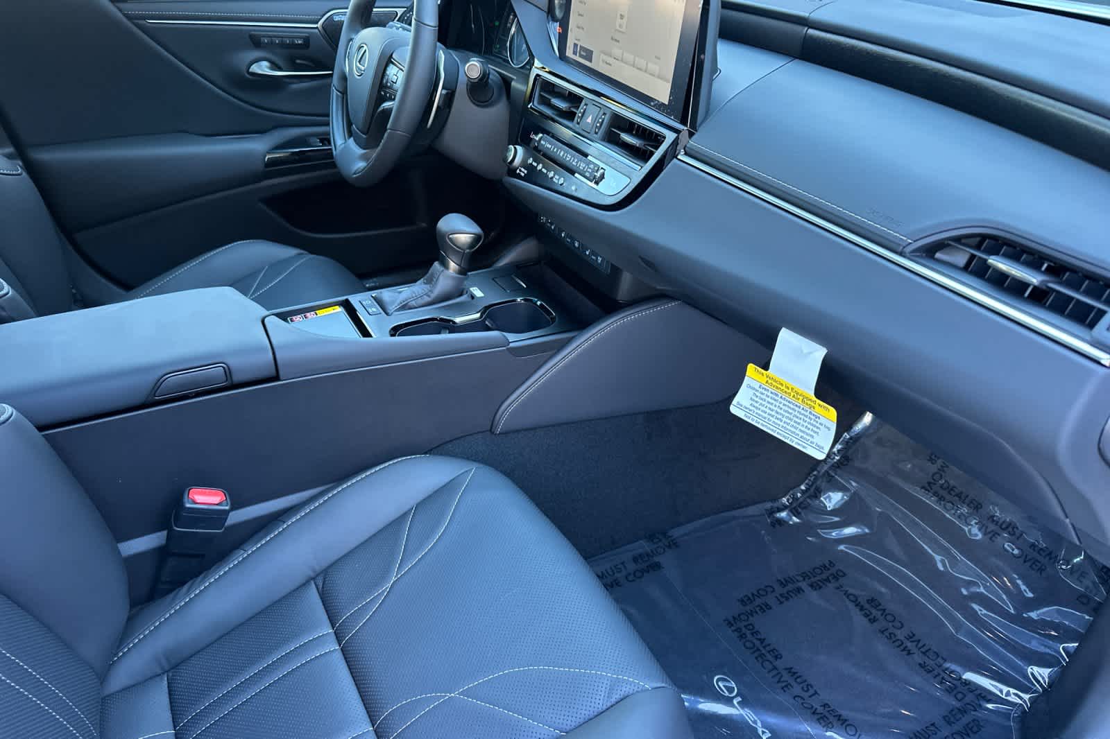 Thumbnail: 2025 Lexus ES - 16