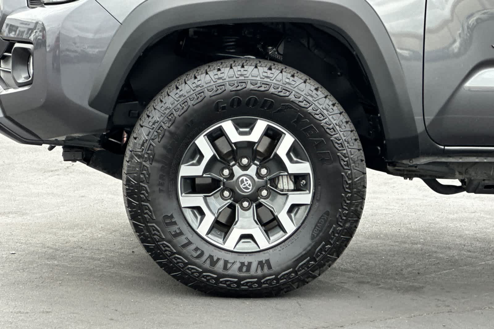 Thumbnail: 2020 Toyota Tacoma - 30