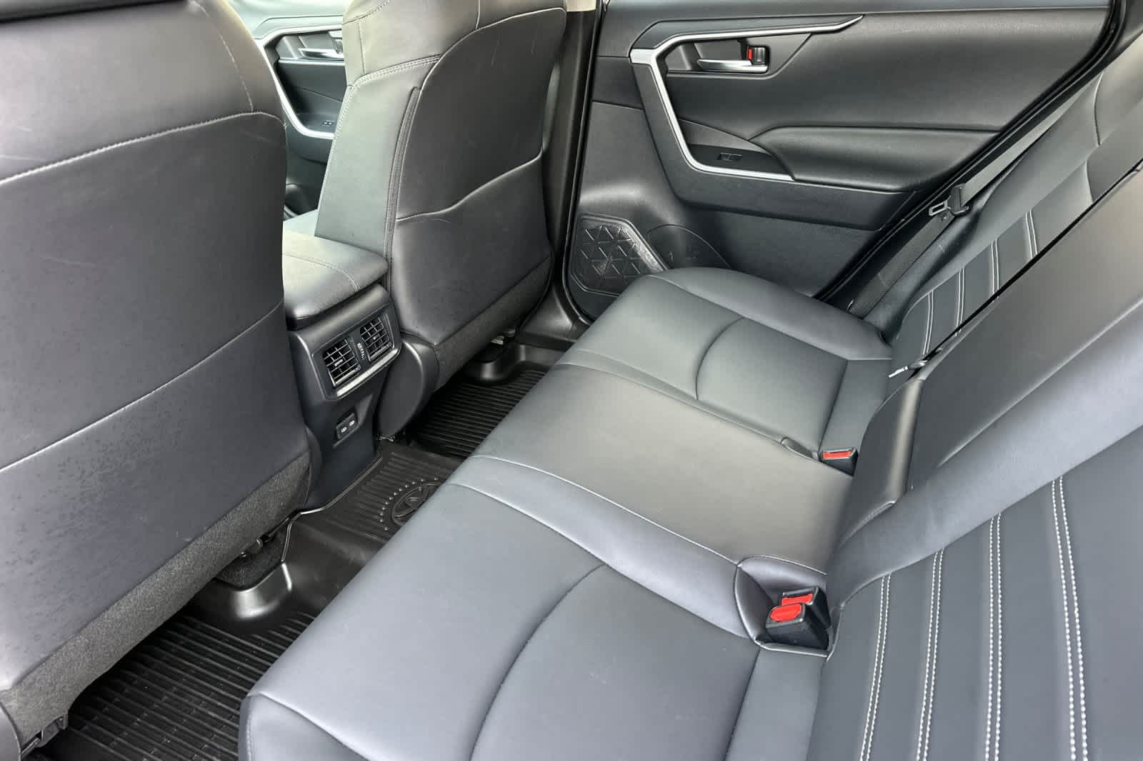 Thumbnail: 2023 Toyota RAV4 - 4