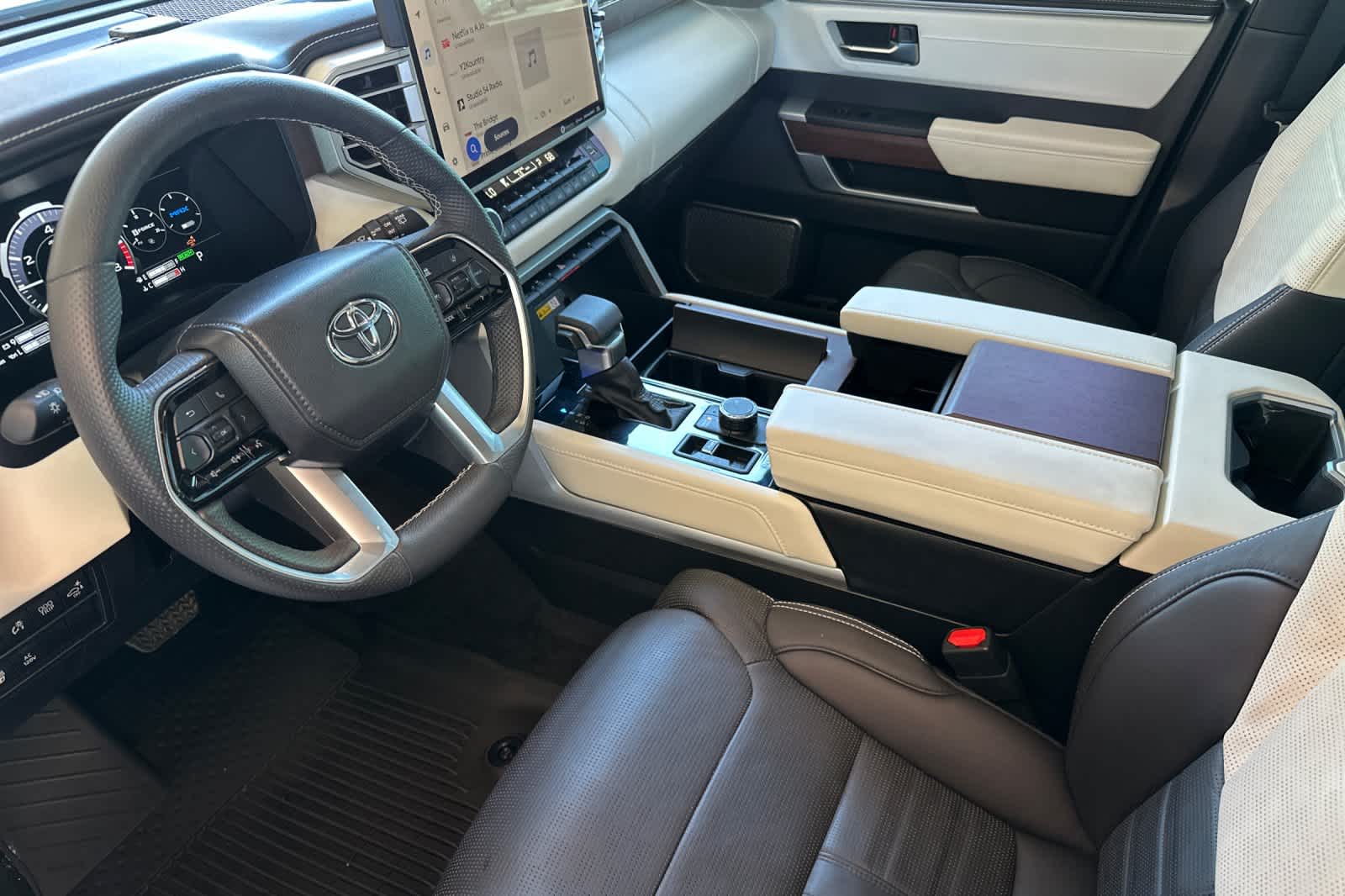 Thumbnail: 2024 Toyota Sequoia - 10