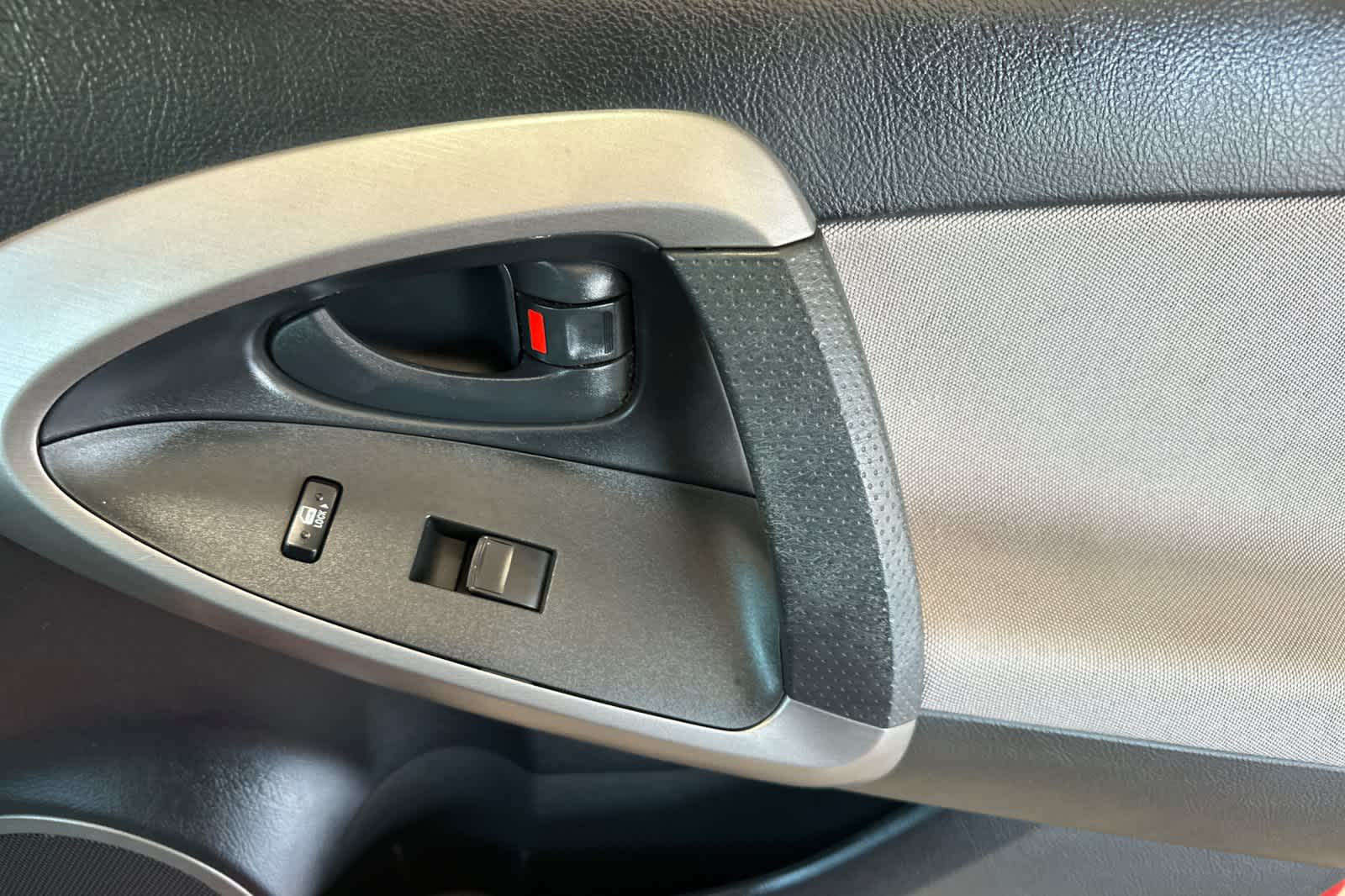 Thumbnail: 2007 Toyota RAV4 - 18