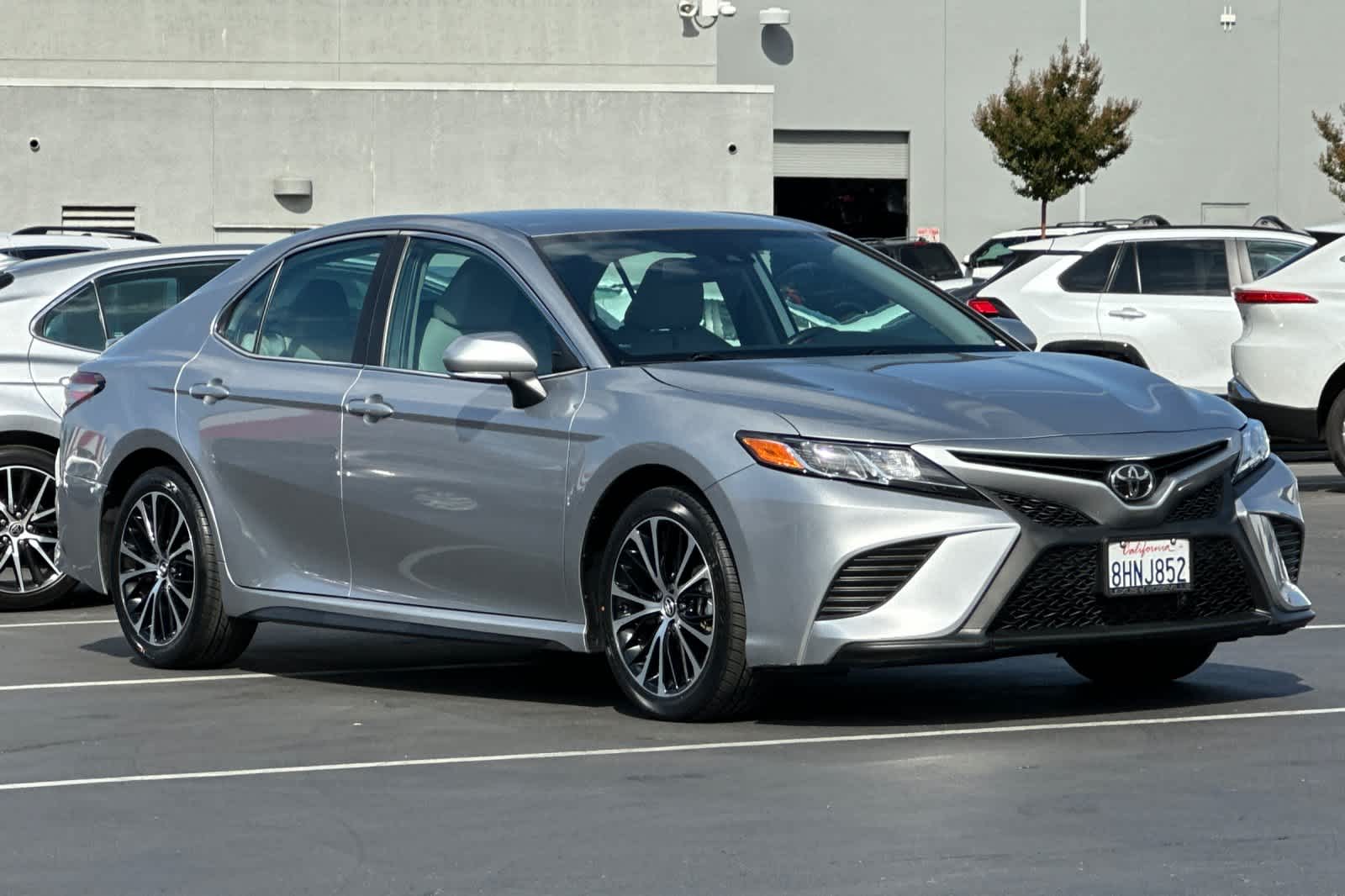 Thumbnail: 2019 Toyota Camry - 5