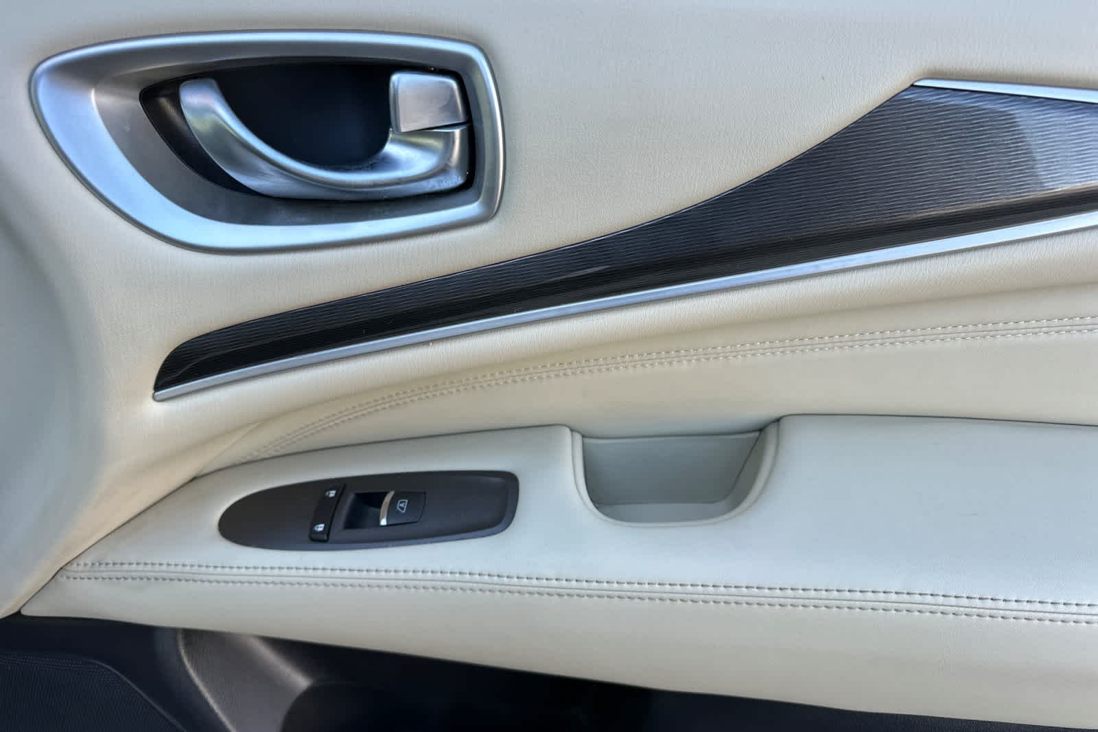 Thumbnail: 2016 INFINITI QX60 - 20