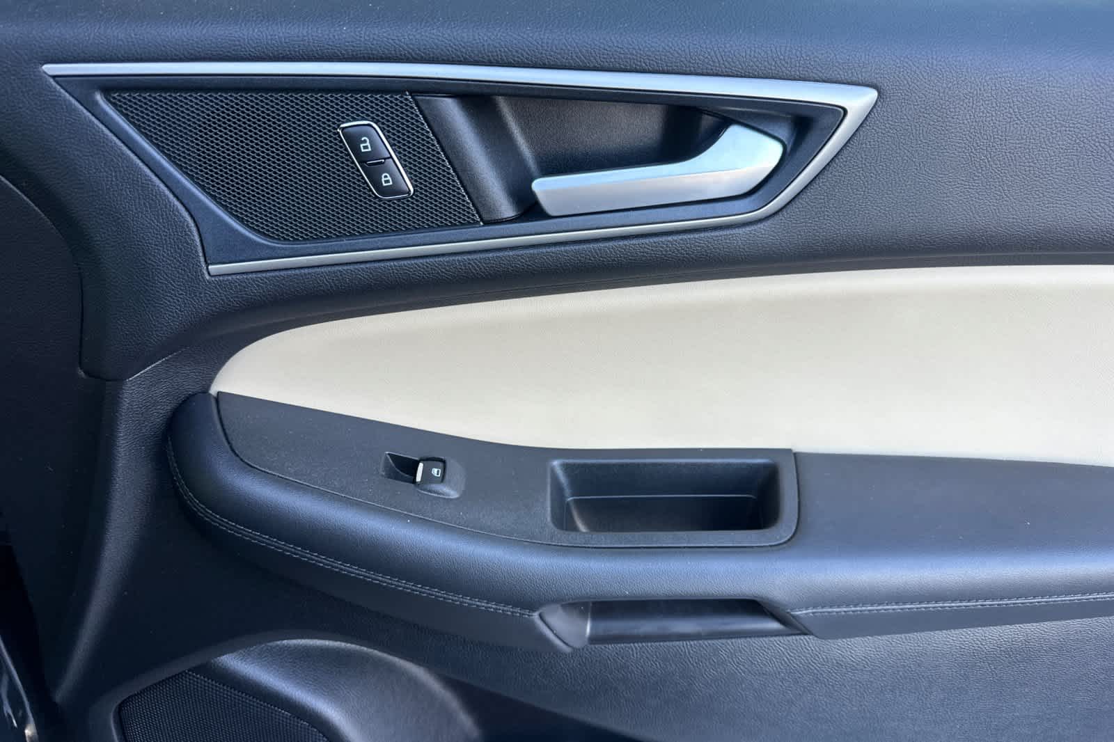 Thumbnail: 2021 Ford Edge - 19