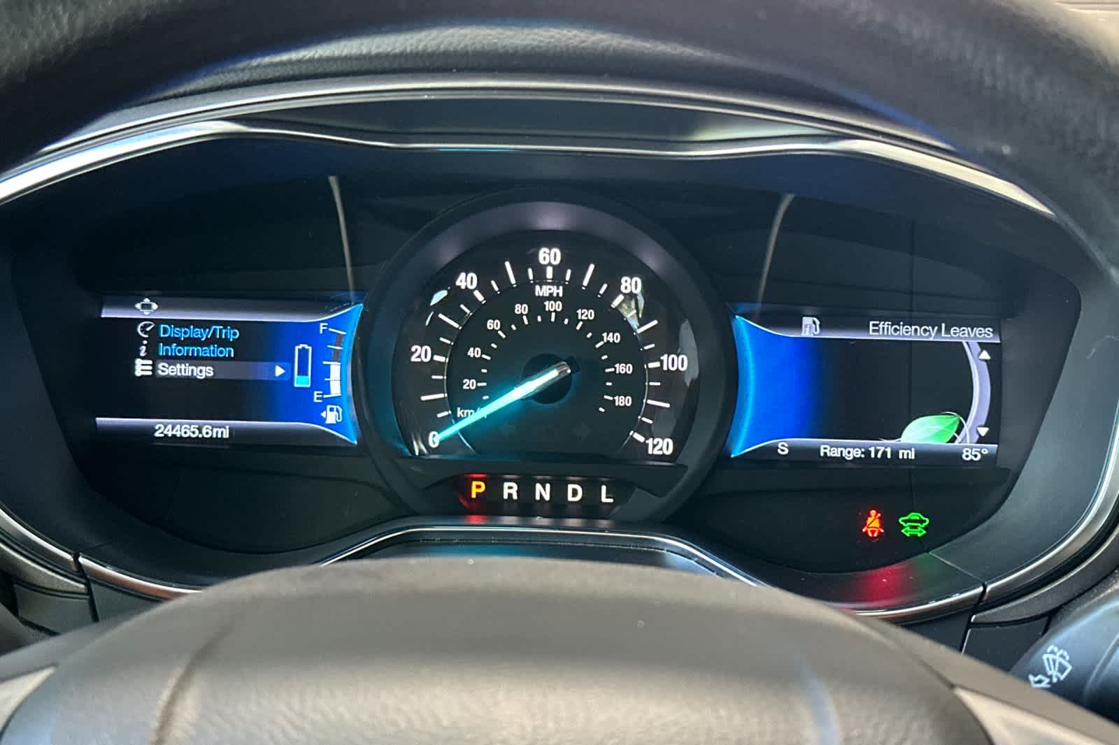 2018 Ford Fusion S 26