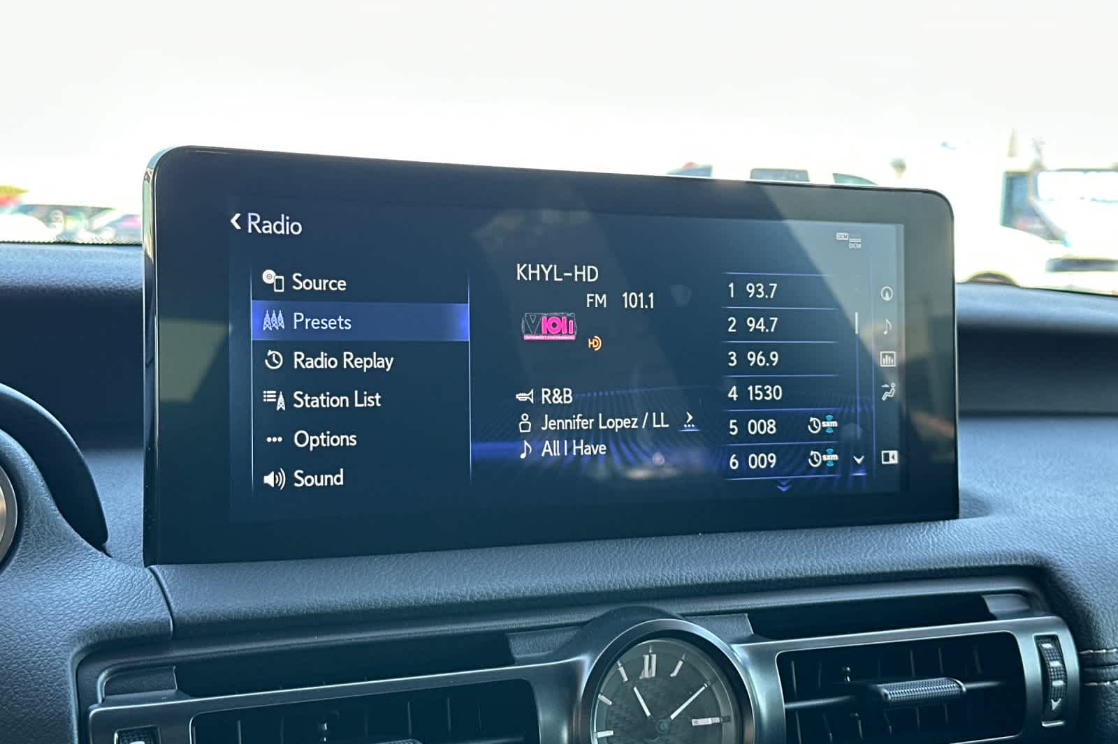 2025 Lexus IS 350 19