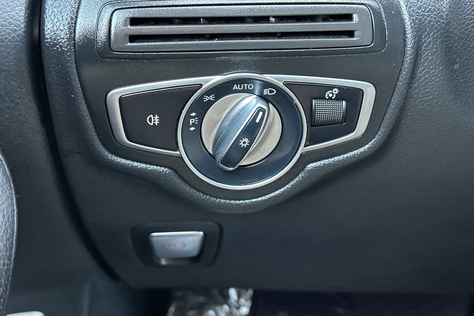 Thumbnail: 2022 Mercedes-Benz GLC - 30