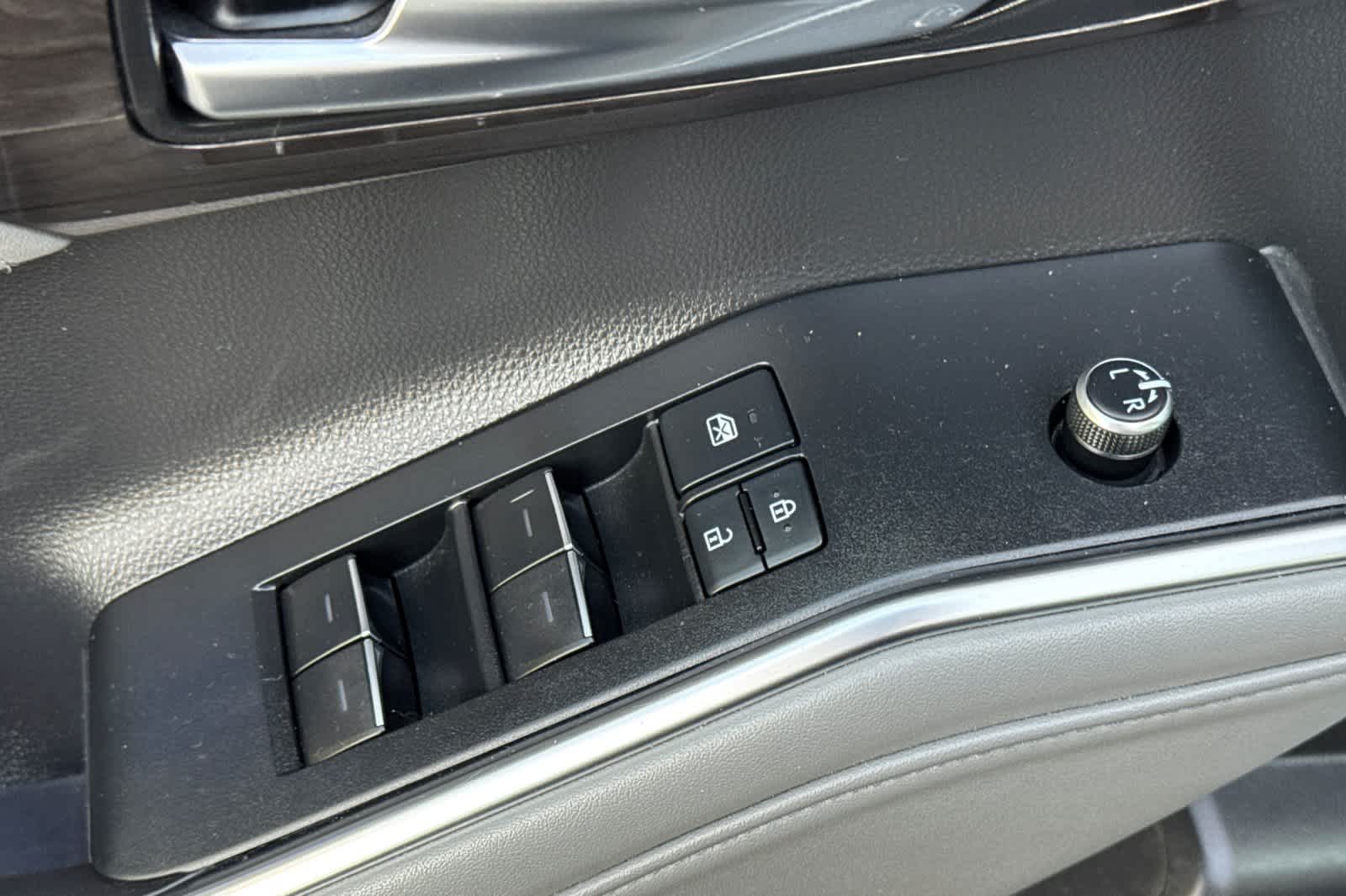 Thumbnail: 2021 Toyota Highlander - 13