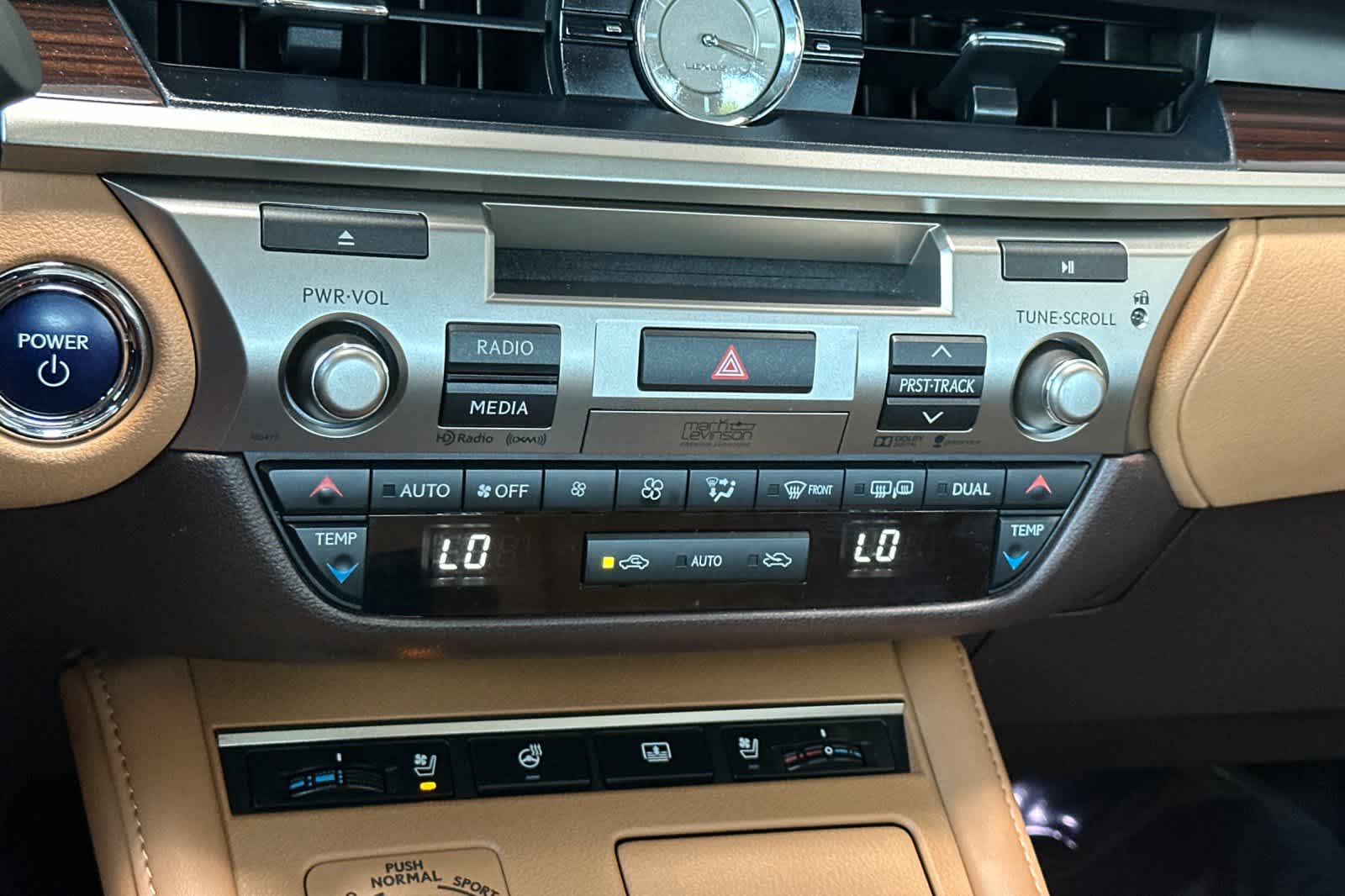 Thumbnail: 2016 Lexus ES - 22