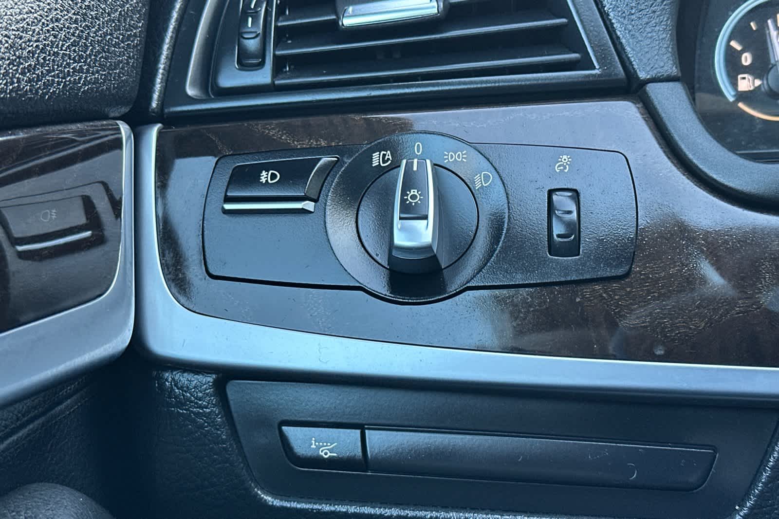 Thumbnail: 2015 BMW 5 Series - 30