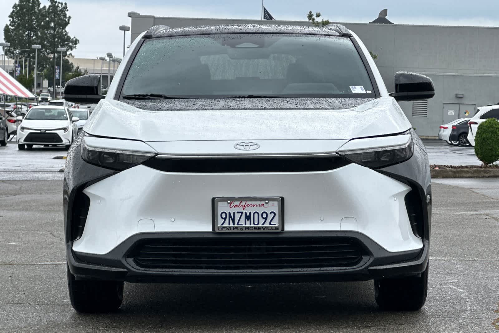 Thumbnail: 2023 Toyota bZ4X - 10