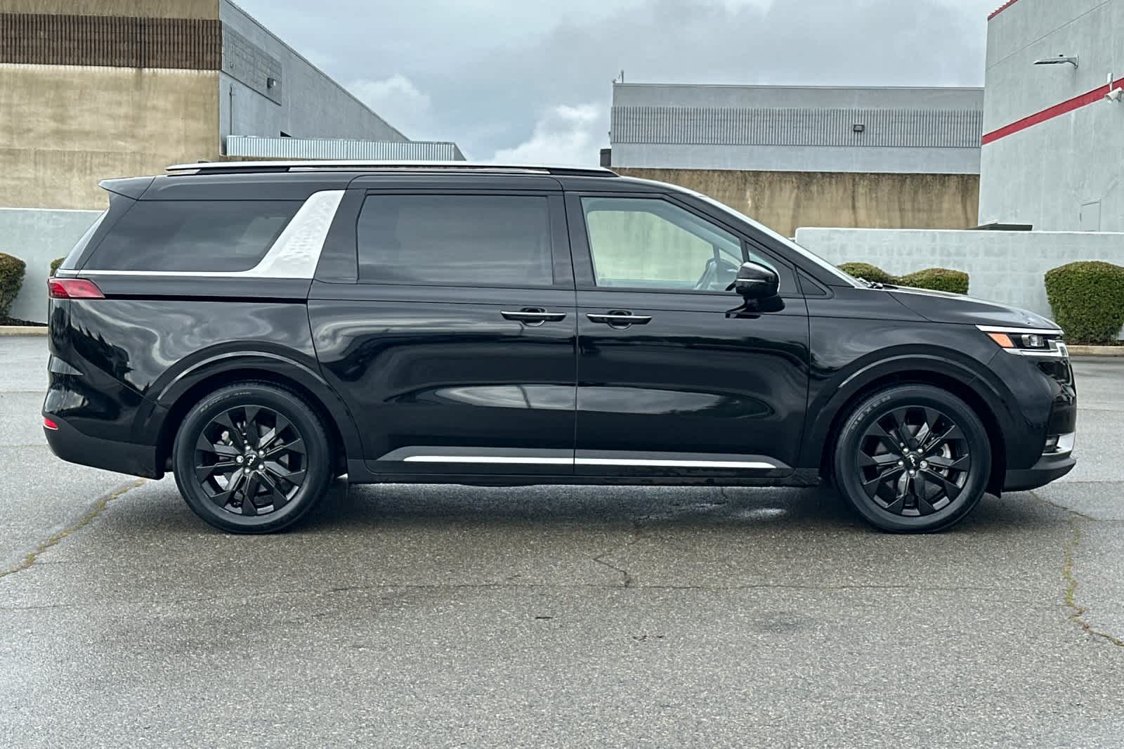 Thumbnail: 2024 Kia Carnival - 6